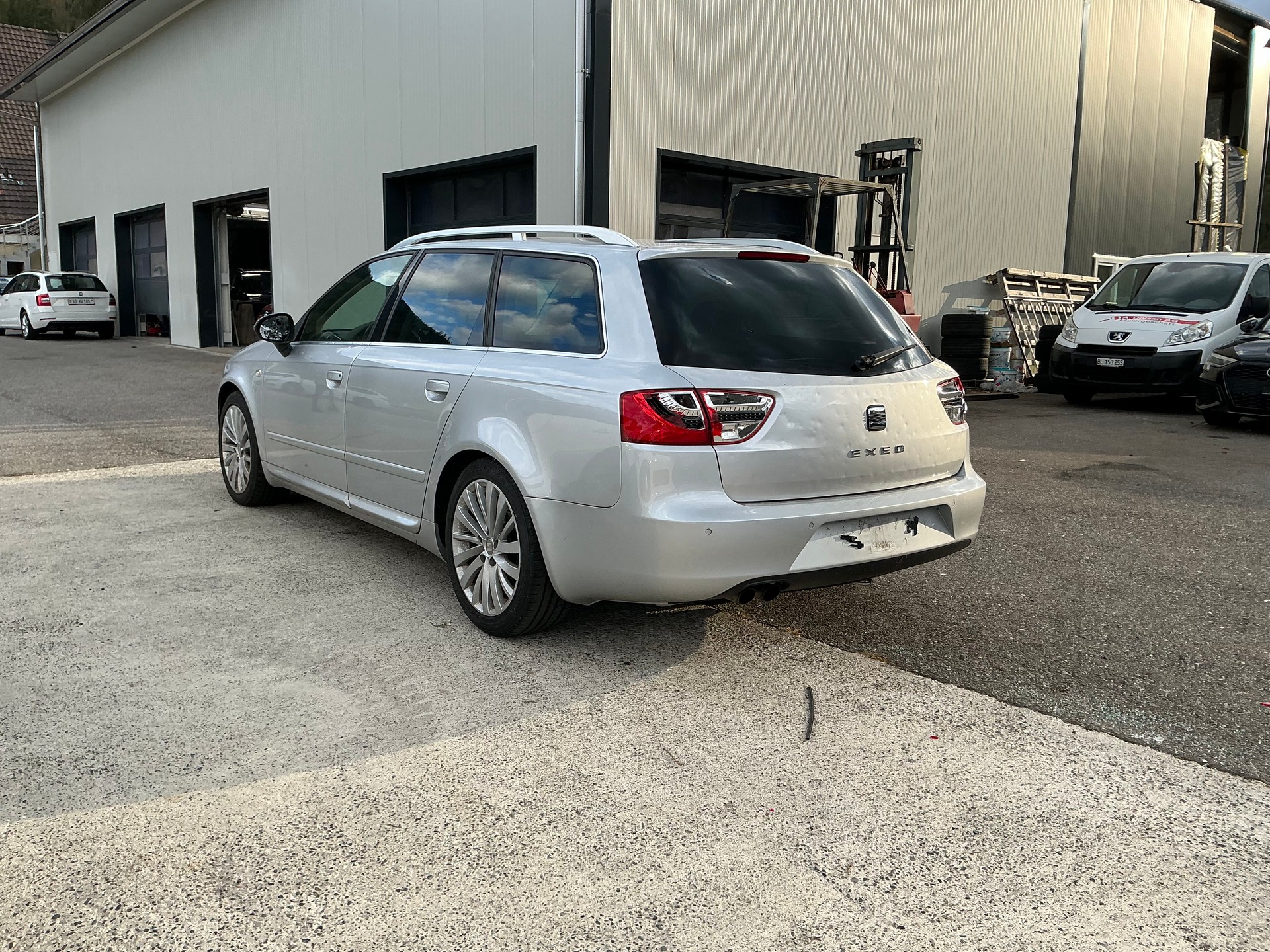 SEAT Exeo ST 2.0 TDI Reference multitronic-image-6
