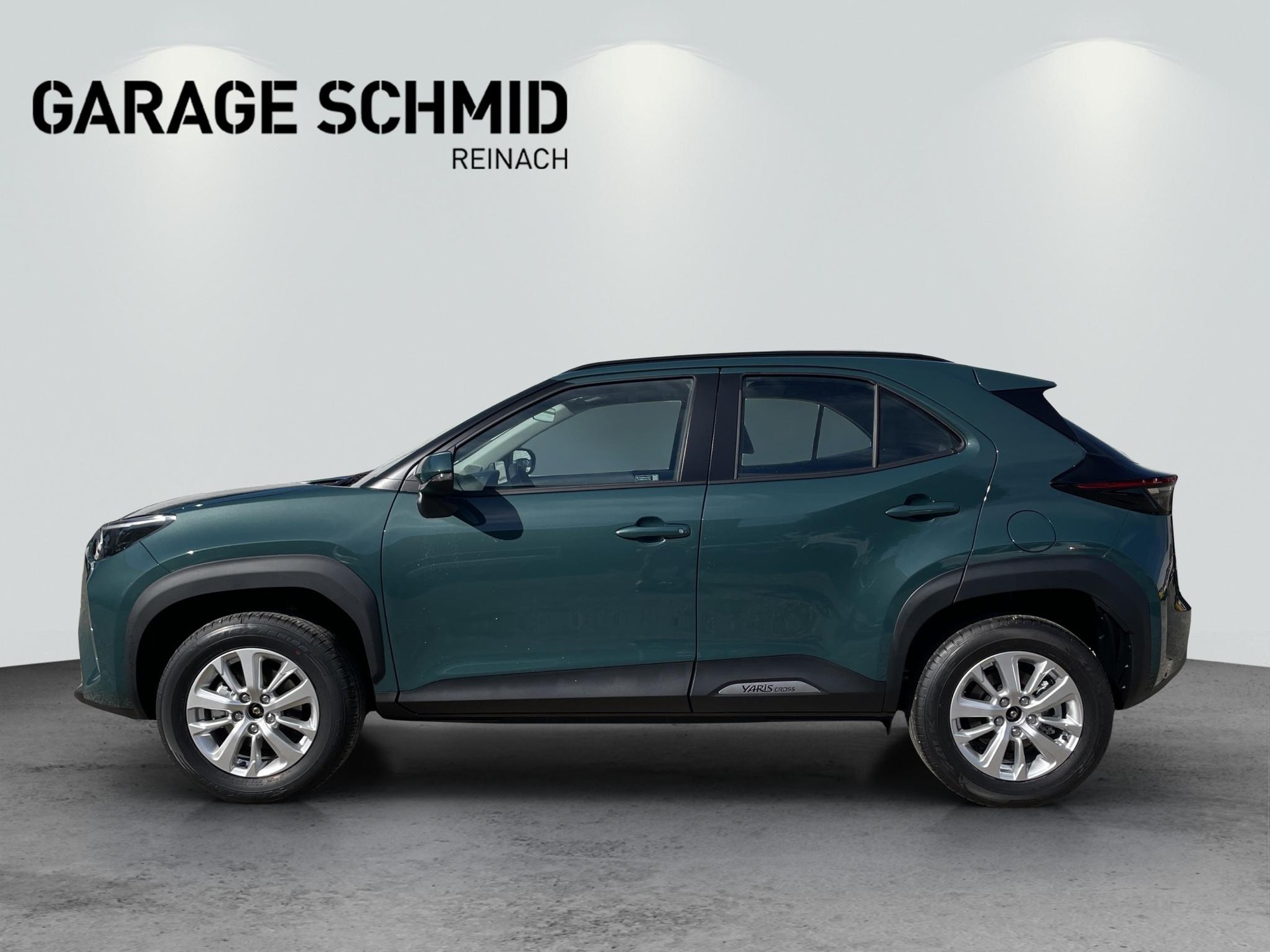TOYOTA Yaris Cross 1.5 VVT-i HSD Comfort AWD-i-showroom-element-3