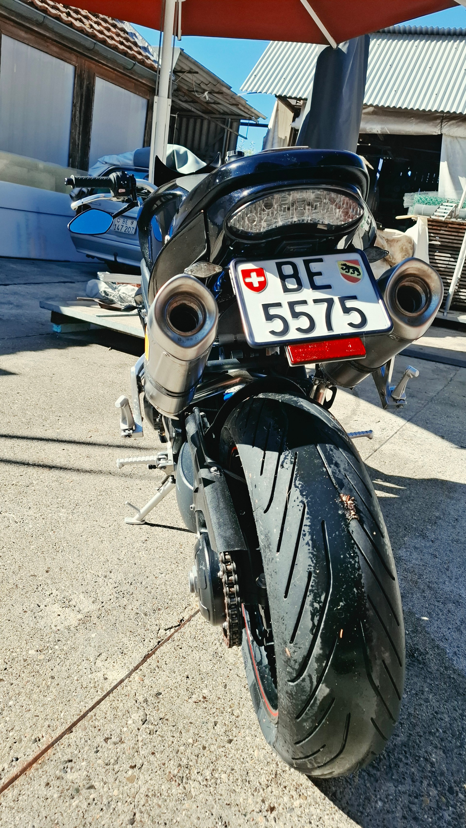 TRIUMPH Speed Triple 1050 SE-image-2