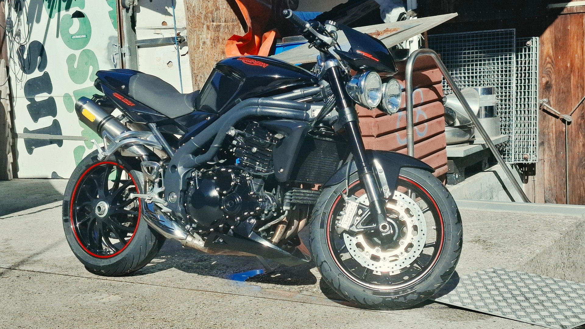 TRIUMPH Speed Triple 1050 SE-image-0