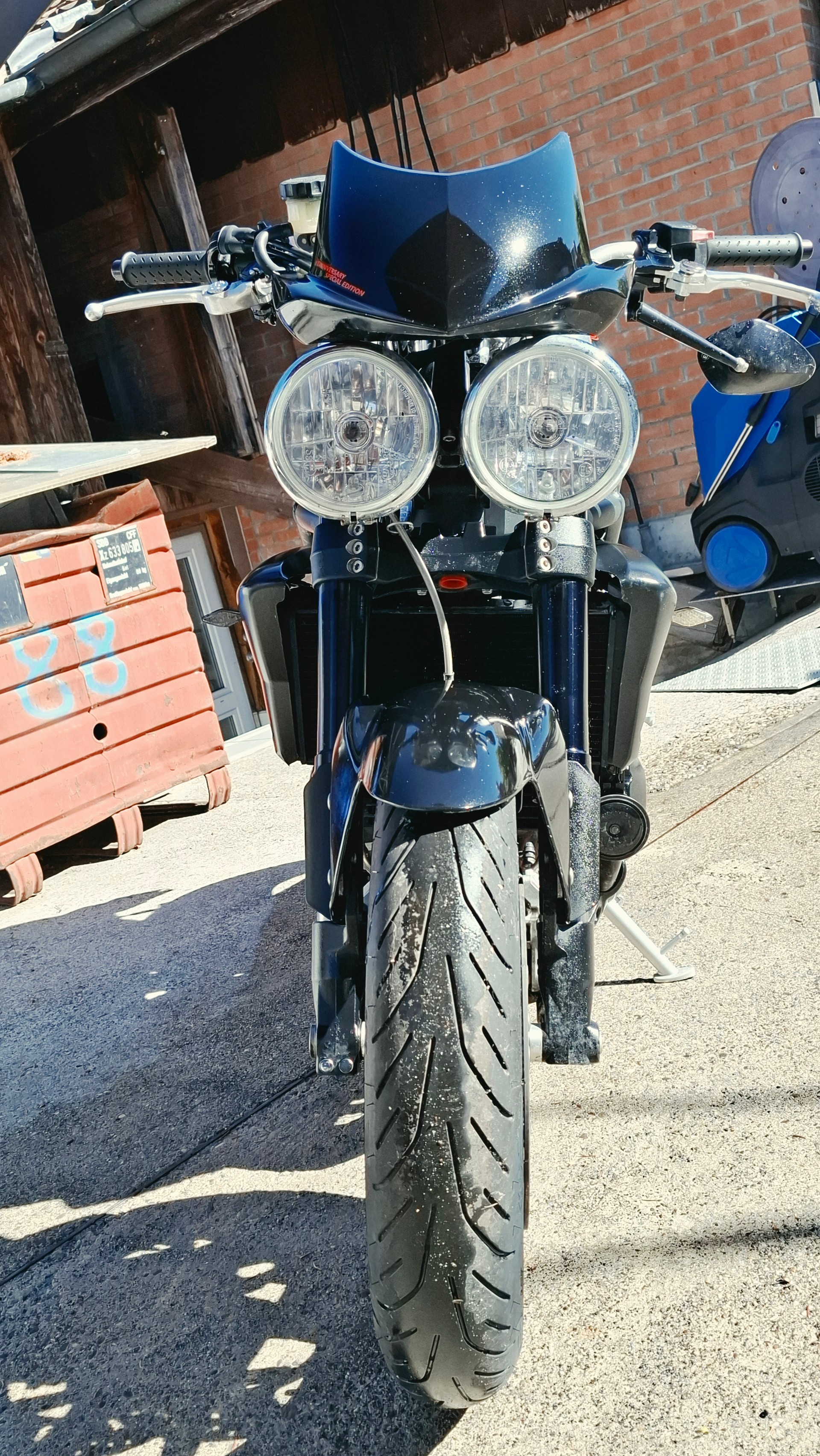 TRIUMPH Speed Triple 1050 SE-image-1