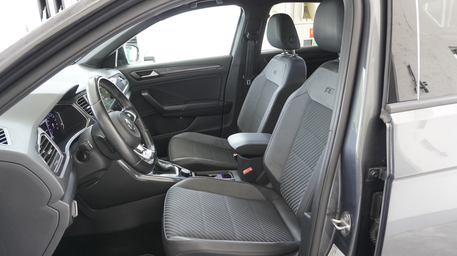 VW T-Roc 2.0 TSI Sport DSG 4Motion-showroom-element-3
