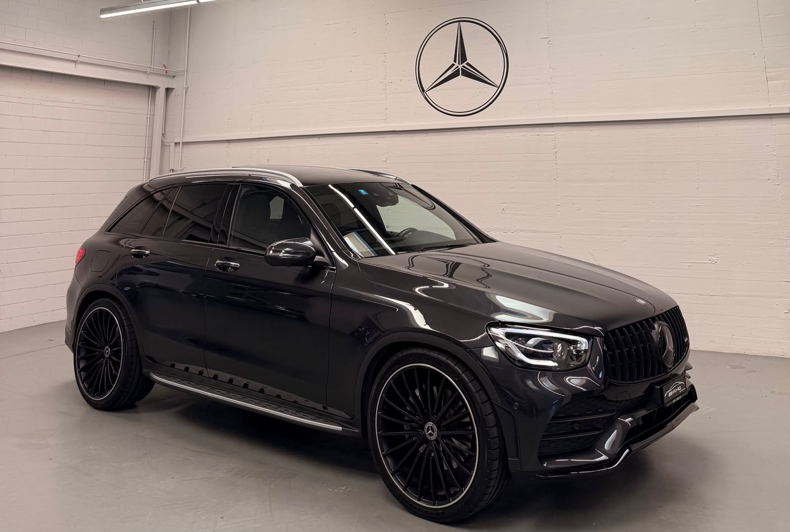 MERCEDES-BENZ GLC 300d (GLC63S Optik) Limited Grey&Black Performance 4Matic 9G-Tronic-showroom-element-1