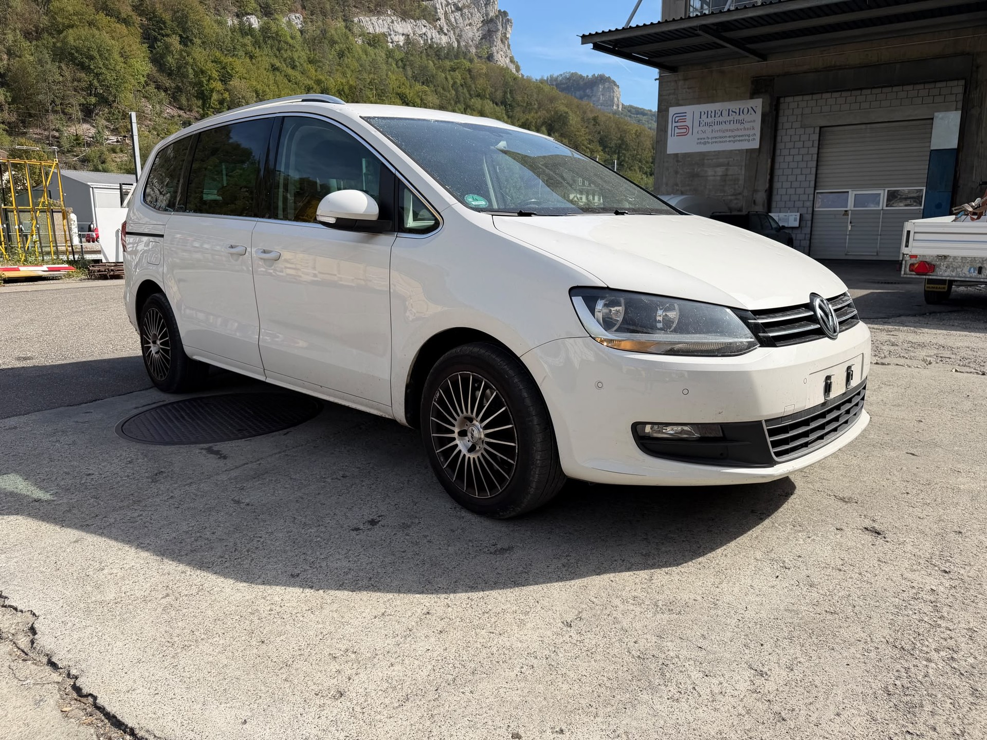 VW Sharan 2.0 TDI BMT 65th Edition DSG-showroom-element-2