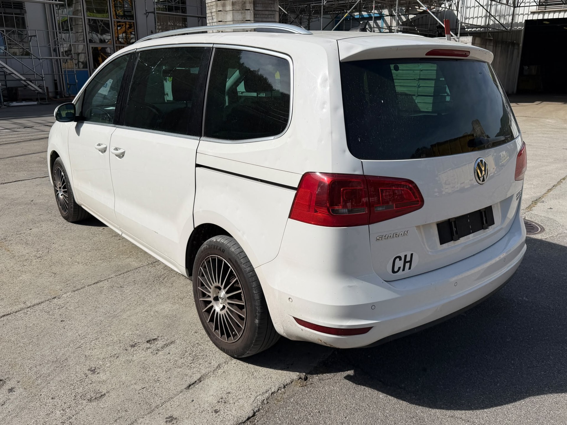 VW Sharan 2.0 TDI BMT 65th Edition DSG-showroom-element-3
