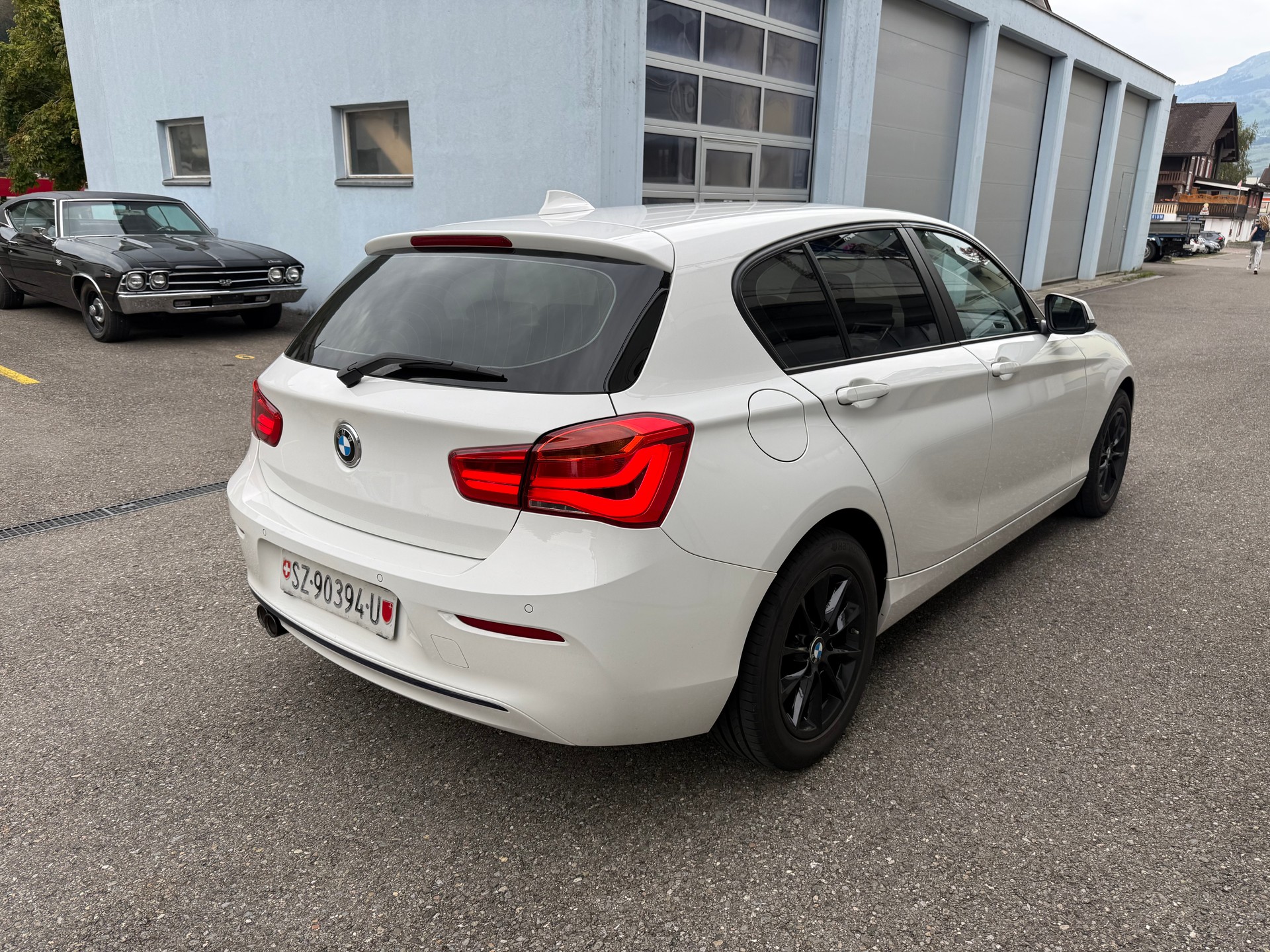BMW 120d xDrive Sport Line Steptronic-showroom-element-3