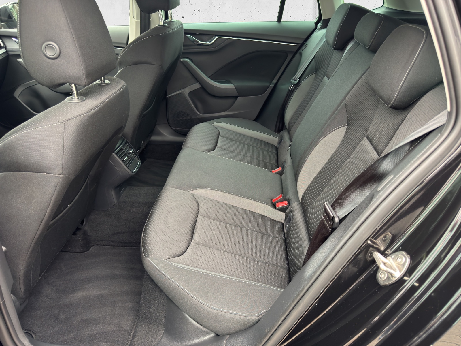 SKODA Kamiq 1.5 TSI Tour DSG-image-10