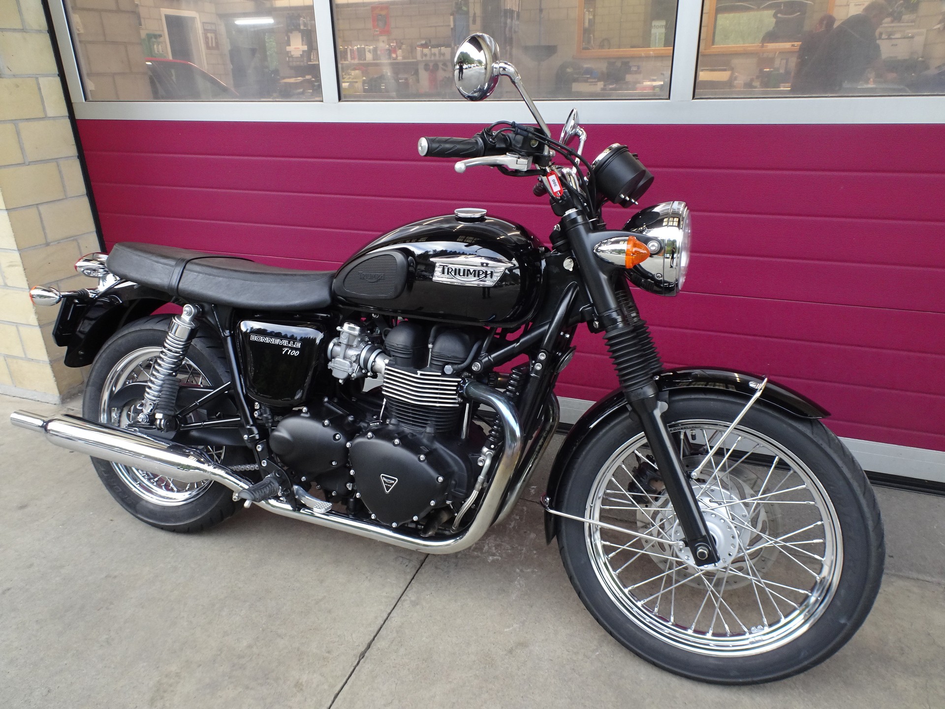 TRIUMPH Bonneville T 100 (25kW)-image-2