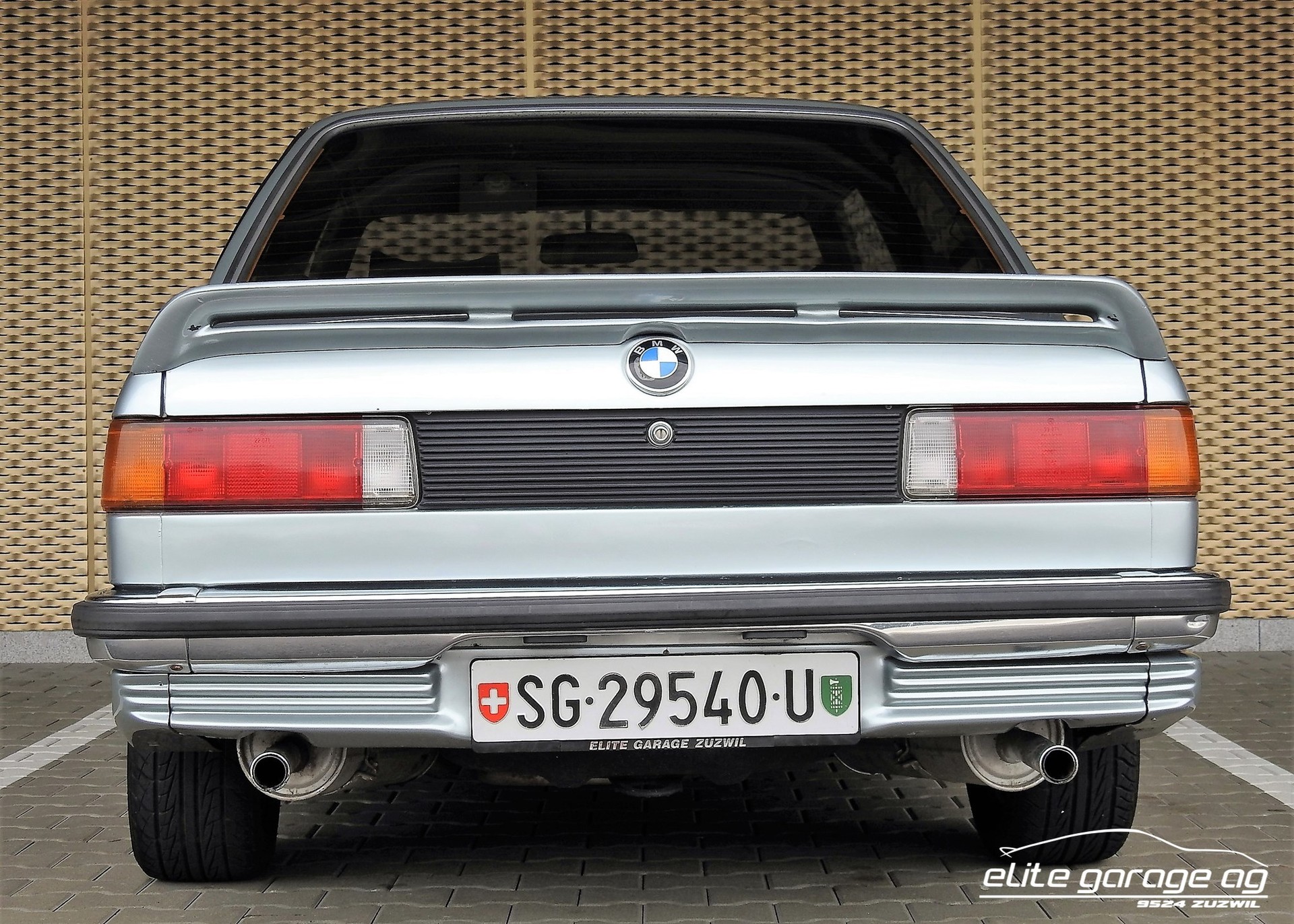 BMW 323 i-image-3