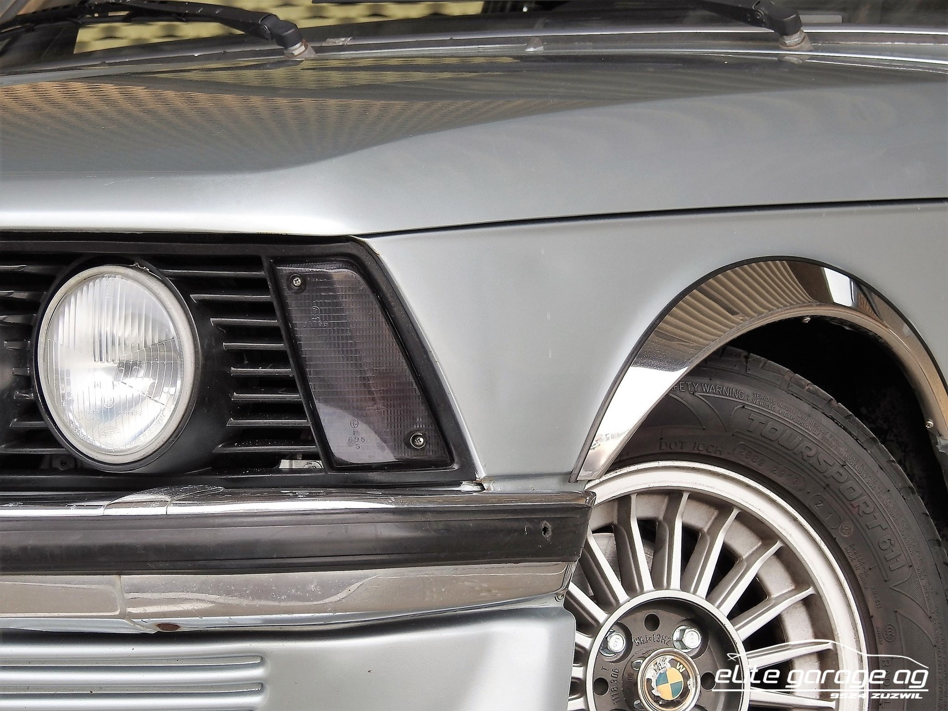 BMW 323 i-image-5