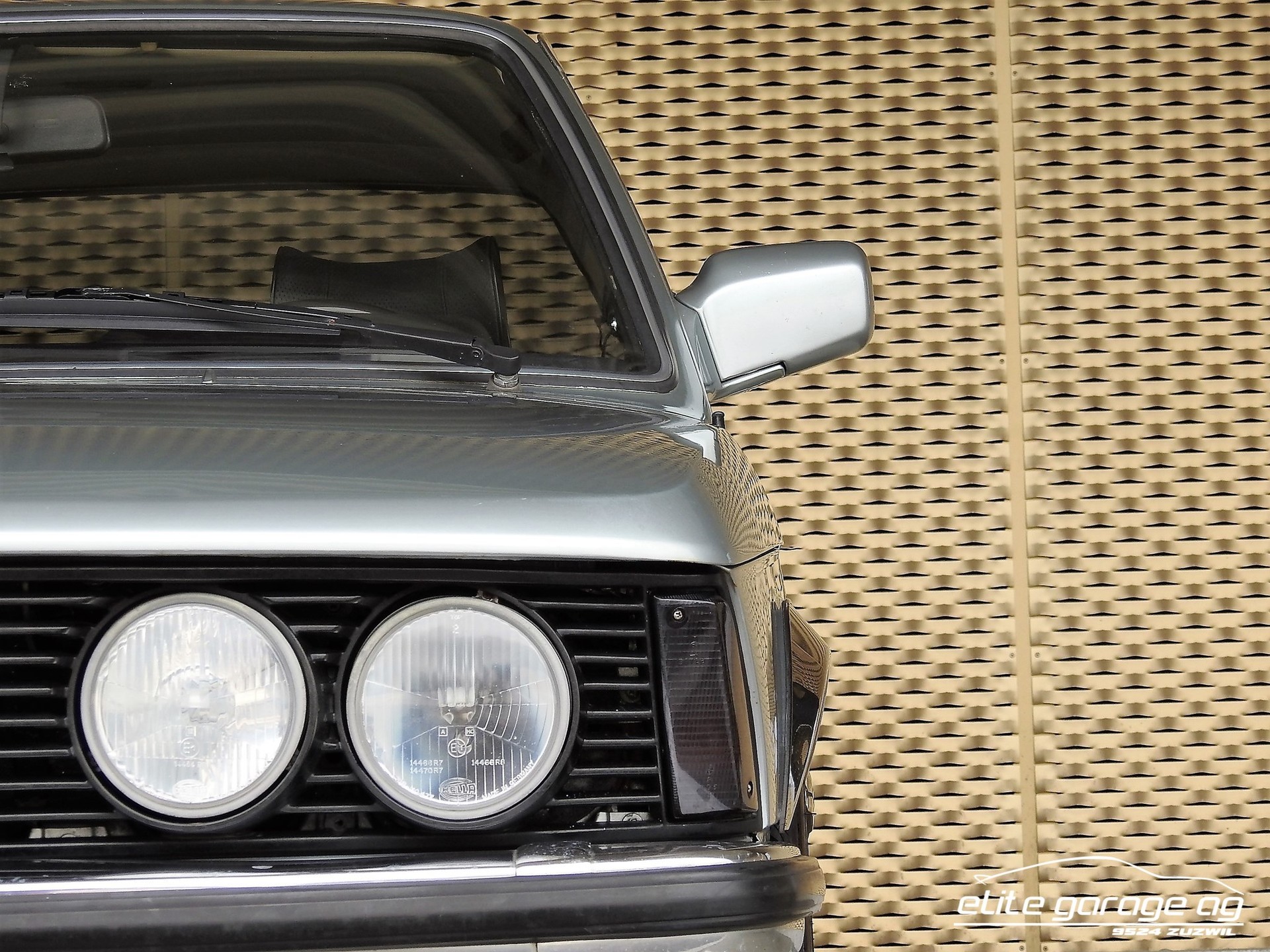 BMW 323 i-image-6