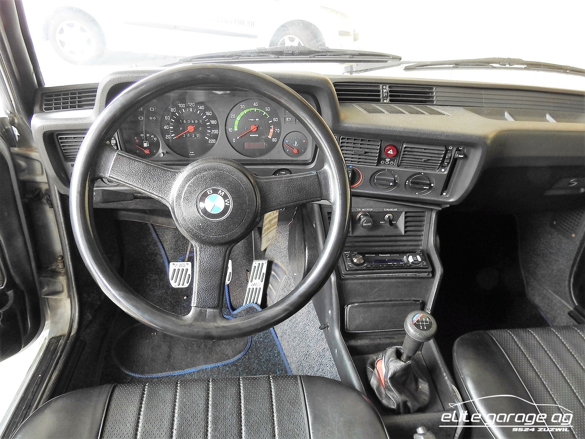 BMW 323 i-image-7