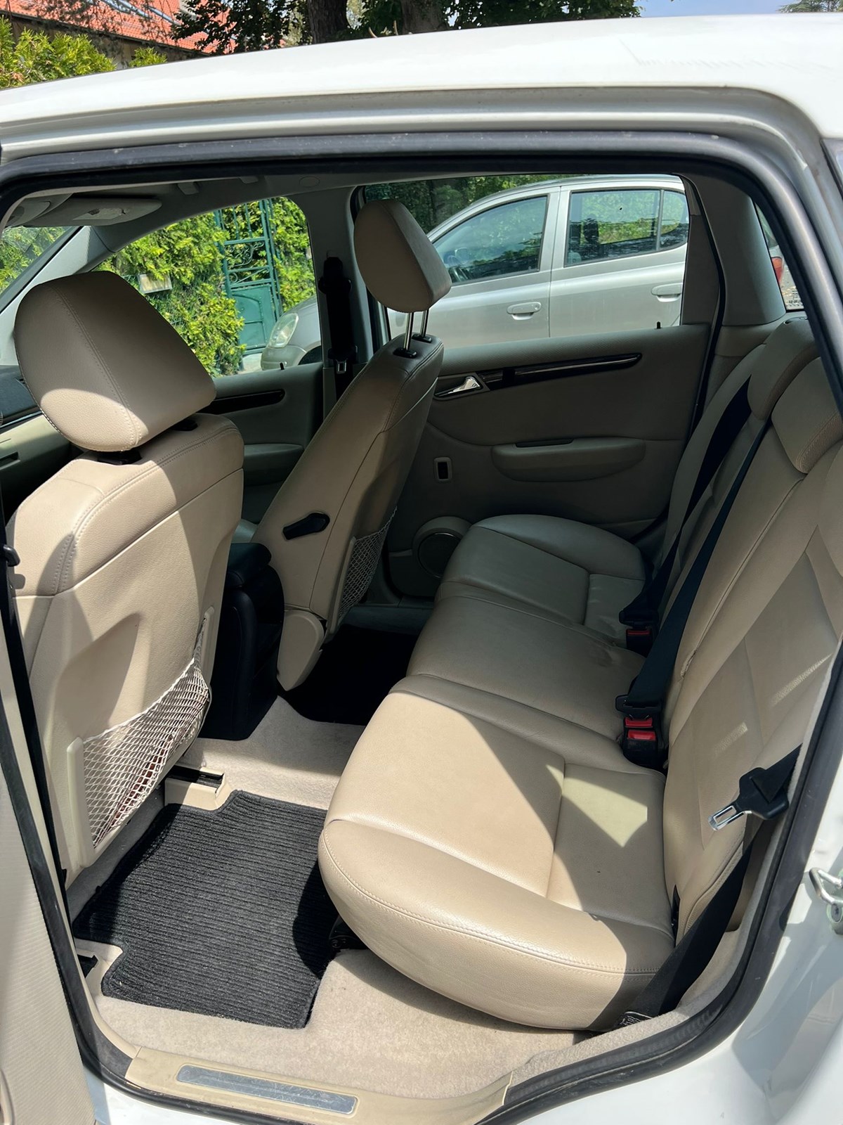 MERCEDES-BENZ B 200 Autotronic-image-5