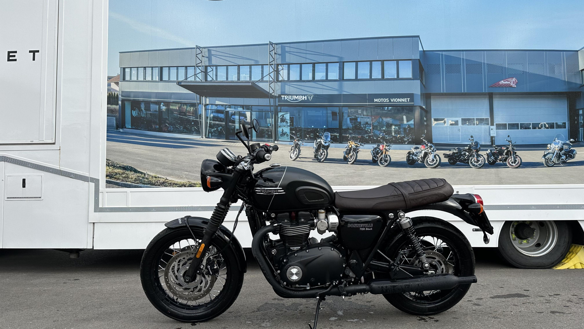 TRIUMPH Bonneville T120 Black-image-0