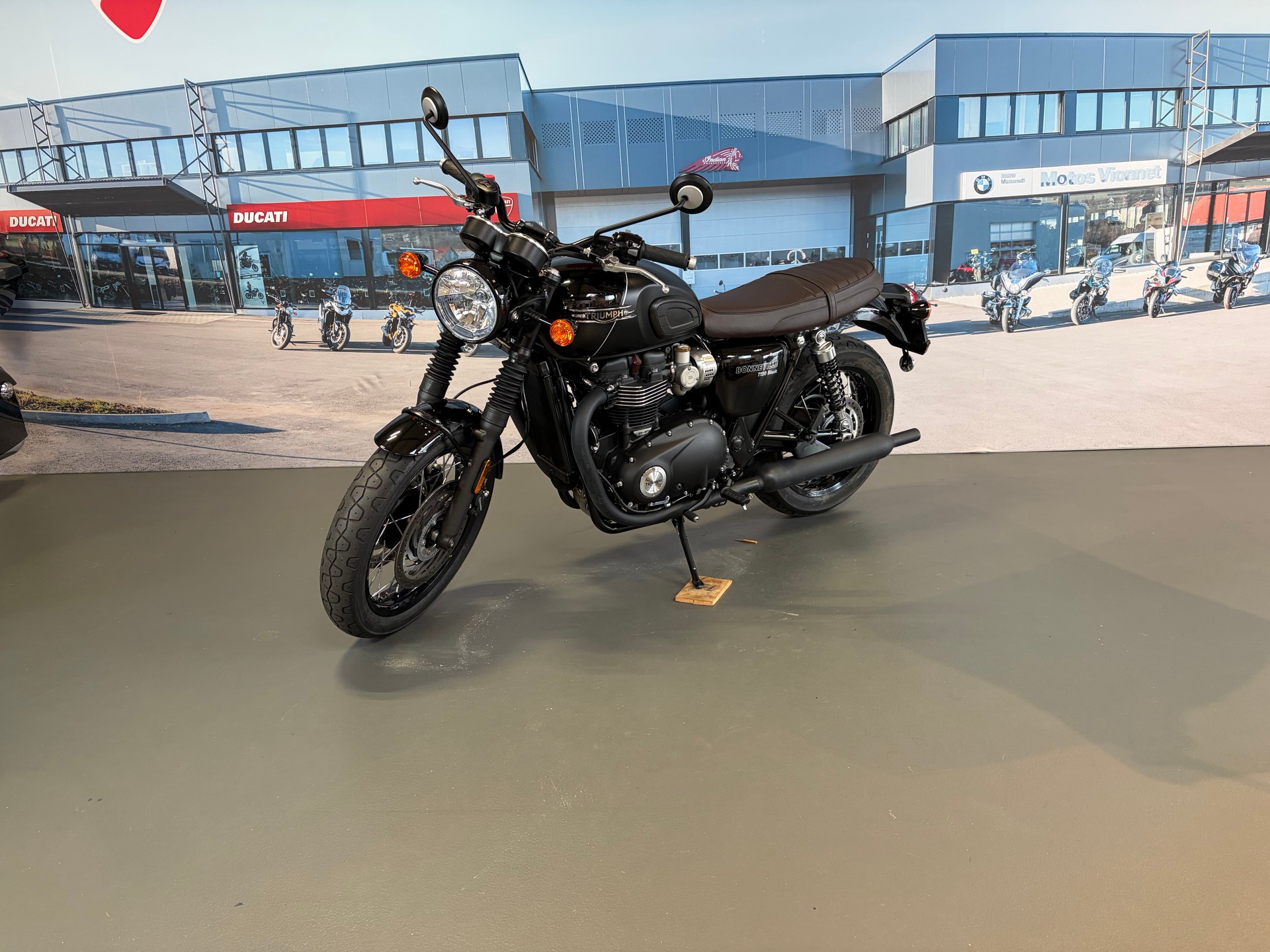 TRIUMPH Bonneville T120 Black-image-3