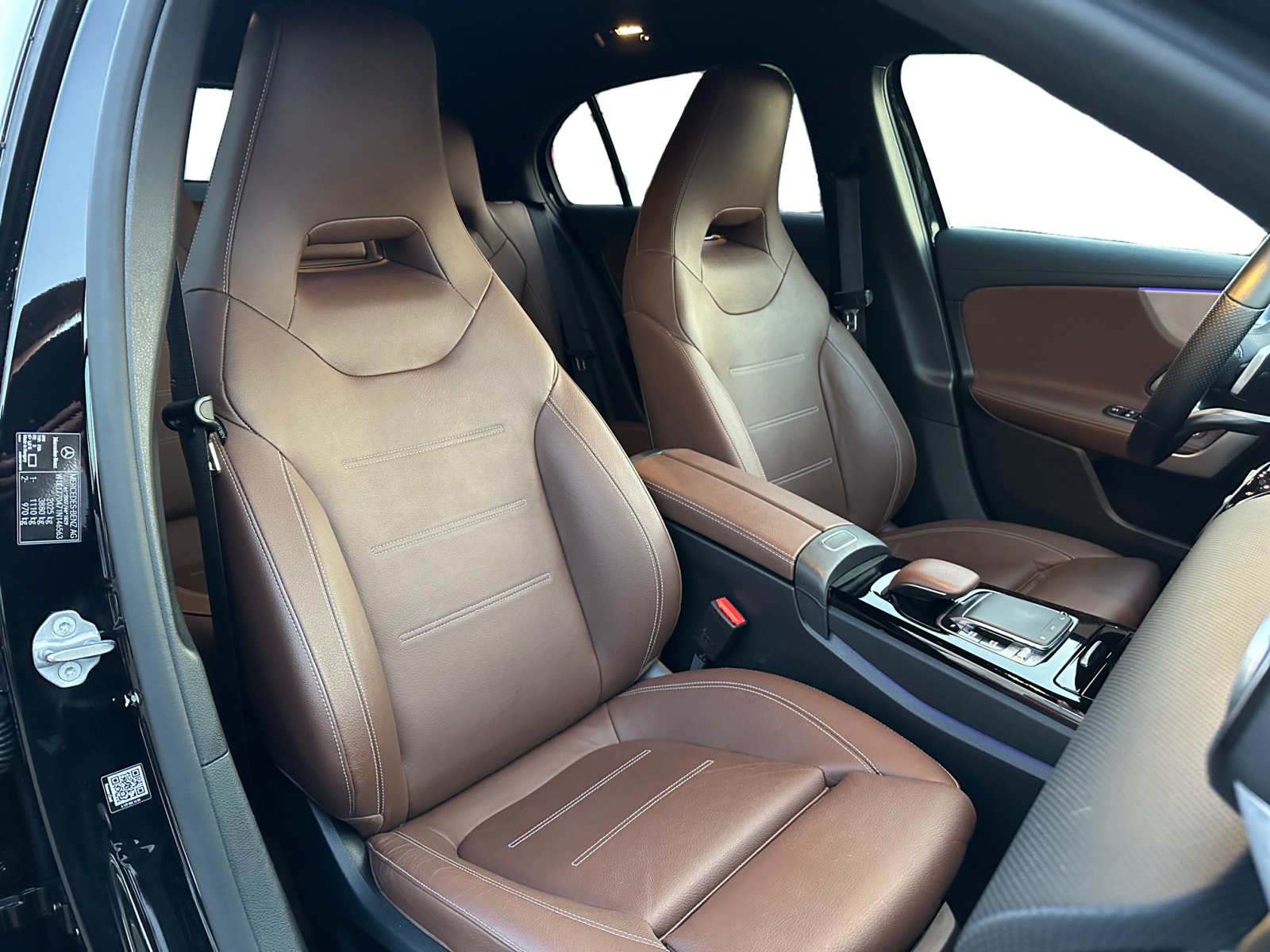 MERCEDES-BENZ A 250 4Matic AMG Line 4Matic 7G-DCT-image-8