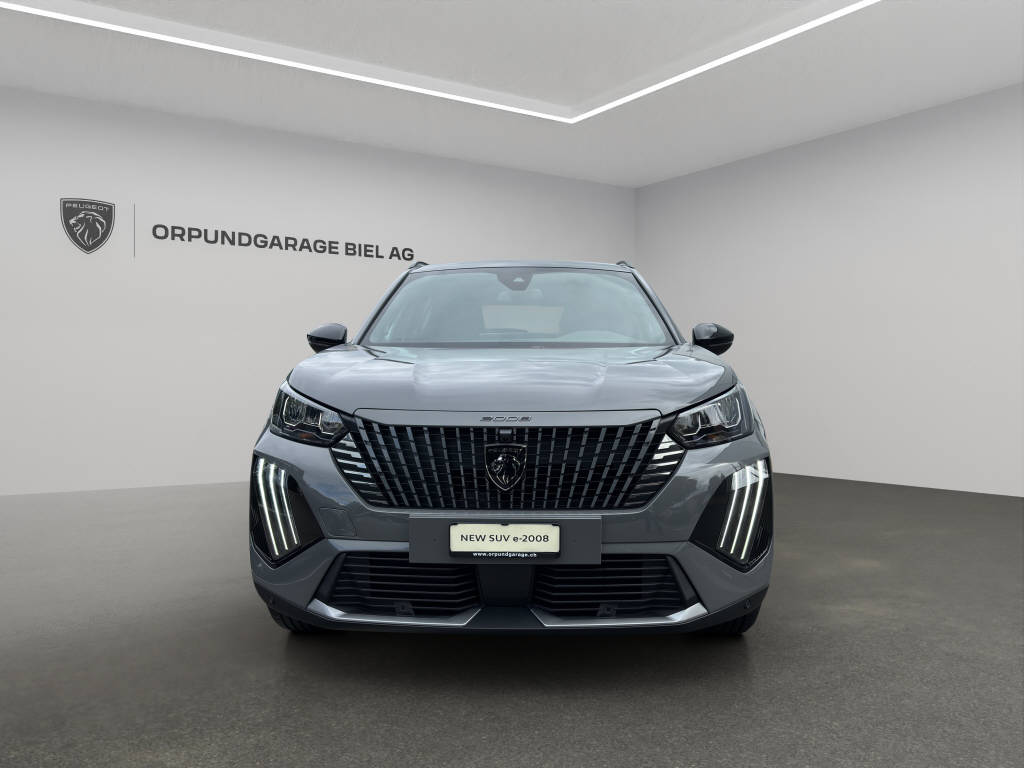 PEUGEOT 2008 e-Allure-showroom-element-1
