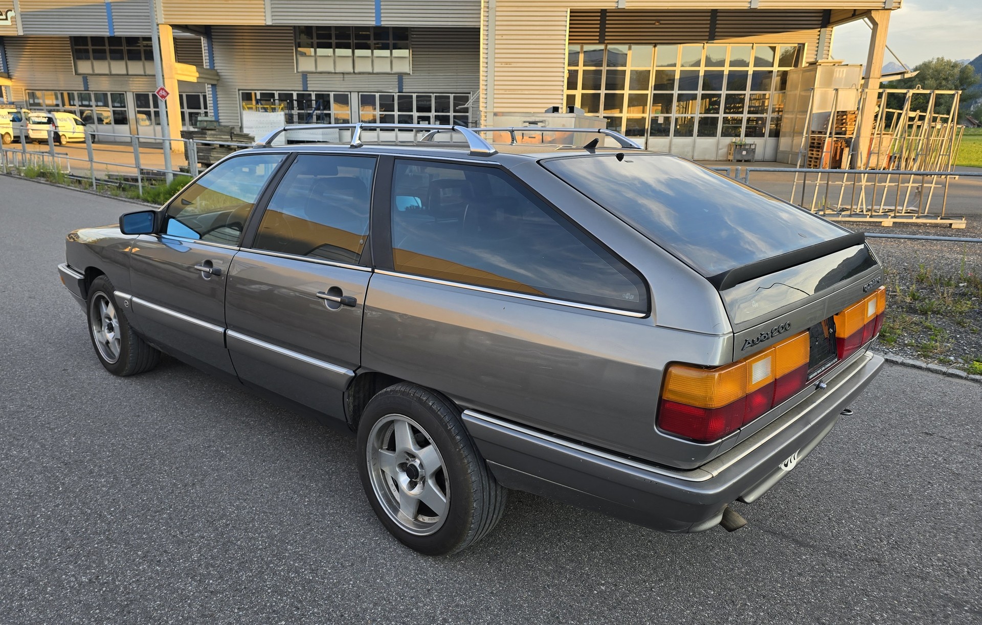 AUDI 200 Avant Turbo quattro-image-4