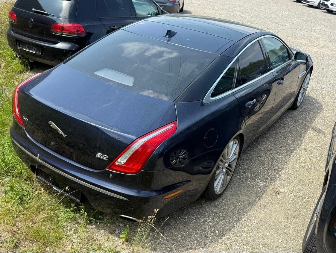 JAGUAR XJ 3.0 V6 S/C Premium Luxury Automatic AWD-showroom-element-3