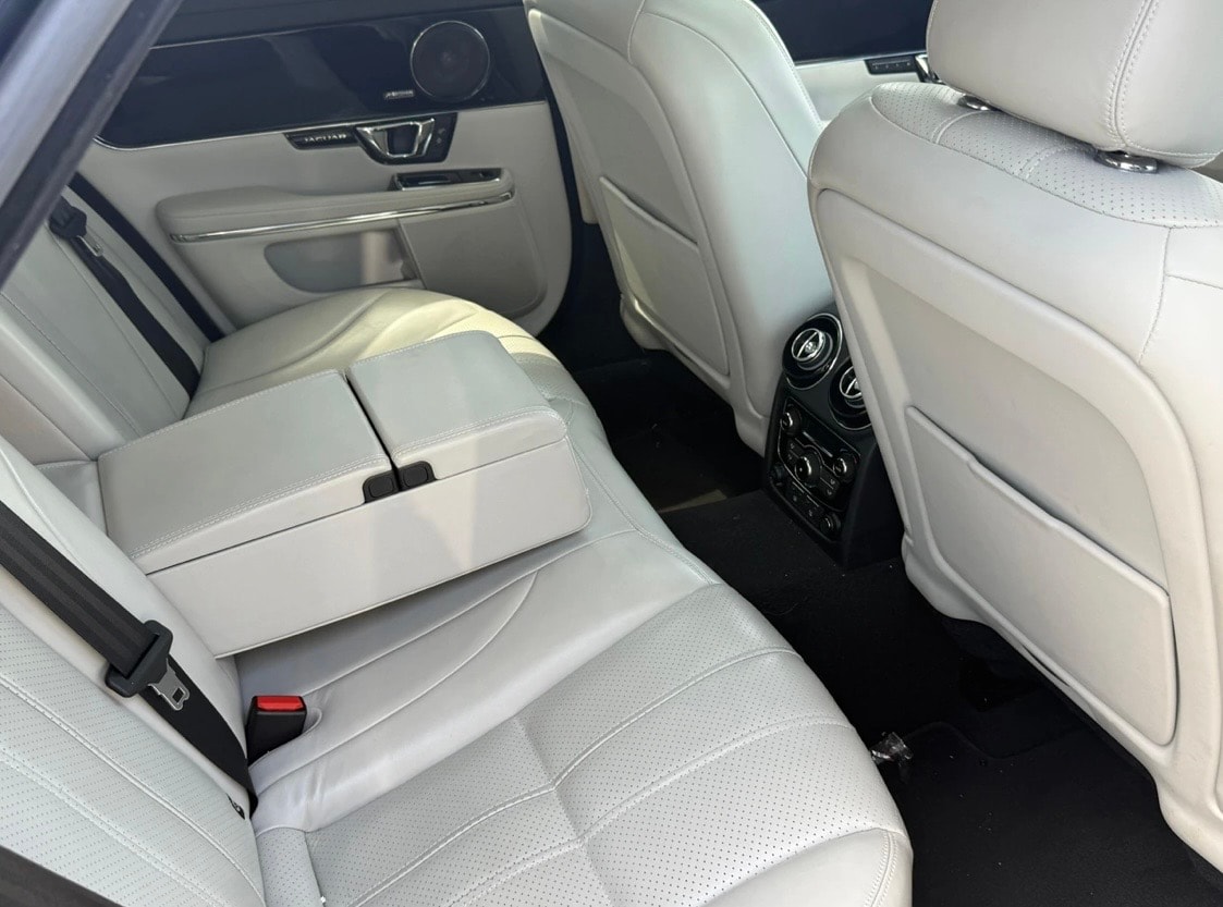 JAGUAR XJ 3.0 V6 S/C Premium Luxury Automatic AWD-image-11