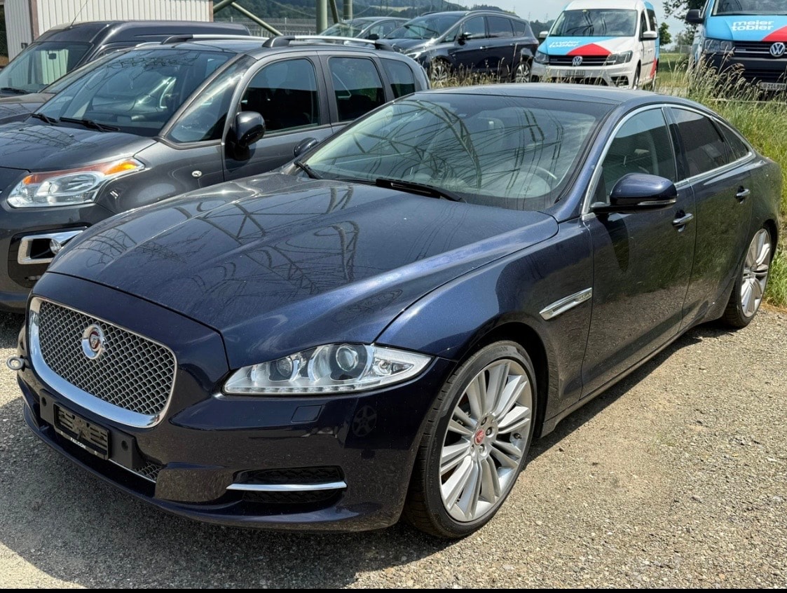 JAGUAR XJ 3.0 V6 S/C Premium Luxury Automatic AWD-showroom-element-2