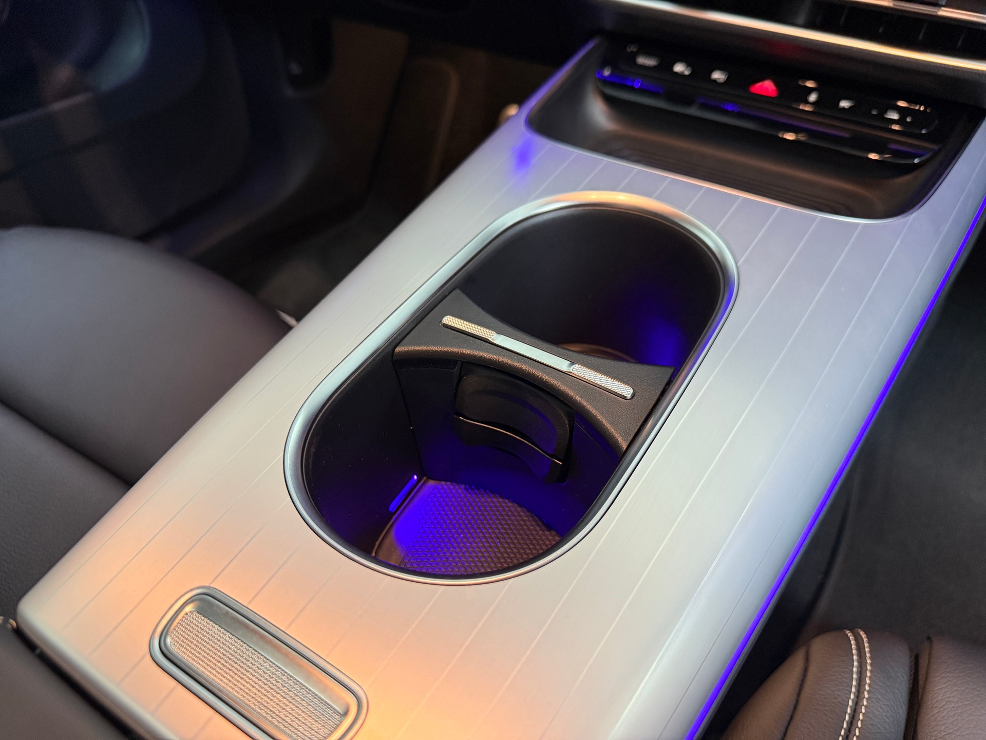 MERCEDES-BENZ CLA 350 4MATIC EQ-image-15