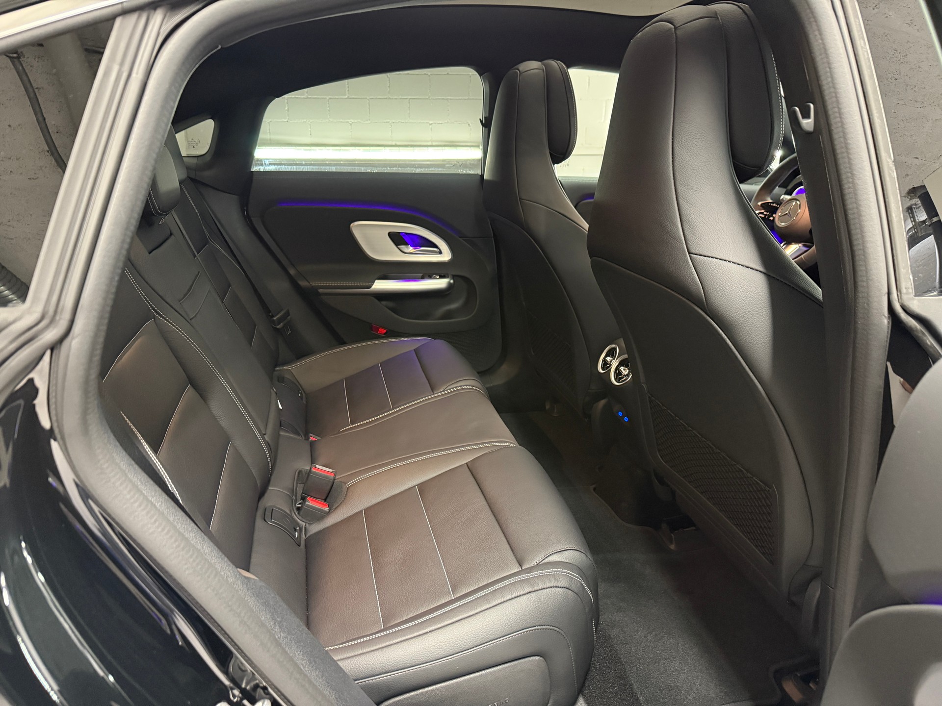 MERCEDES-BENZ CLA 350 4MATIC EQ-image-9