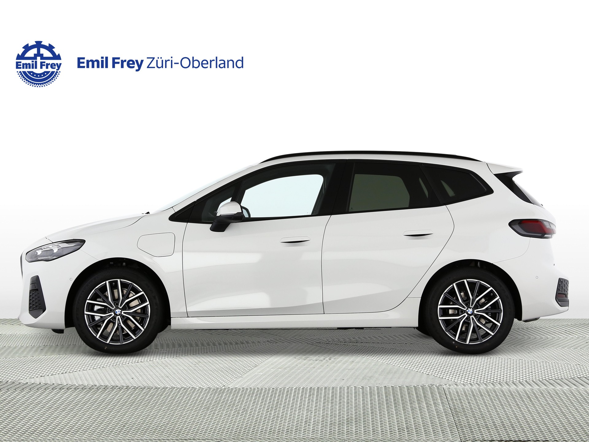 BMW 230e xDrive paddles Active Tourer-showroom-element-1