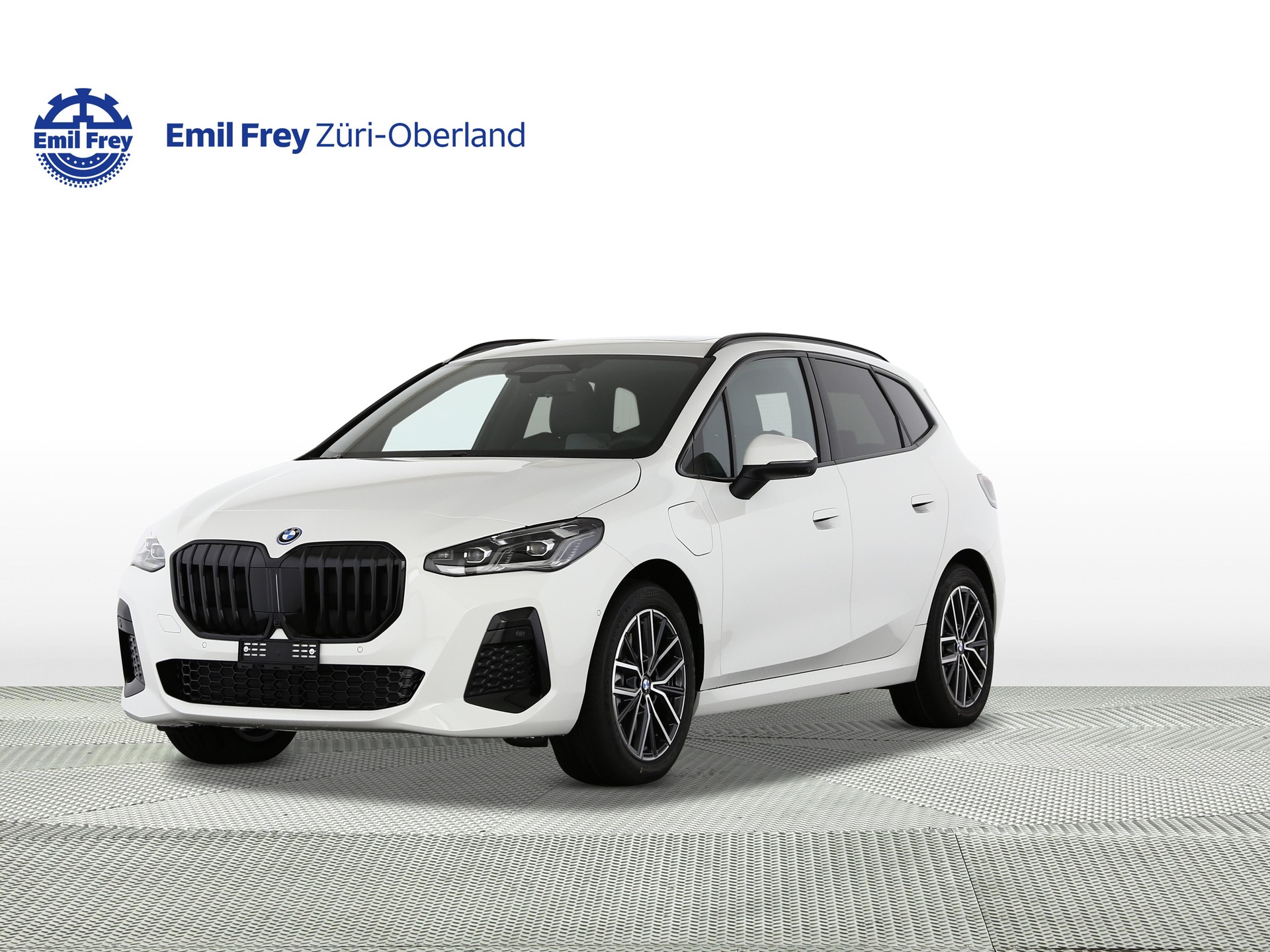 BMW 230e xDrive paddles Active Tourer