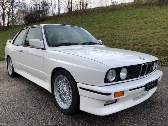 BMW M3-showroom-element-2
