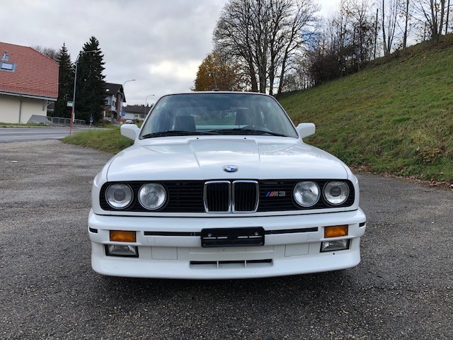 BMW M3-showroom-element-1