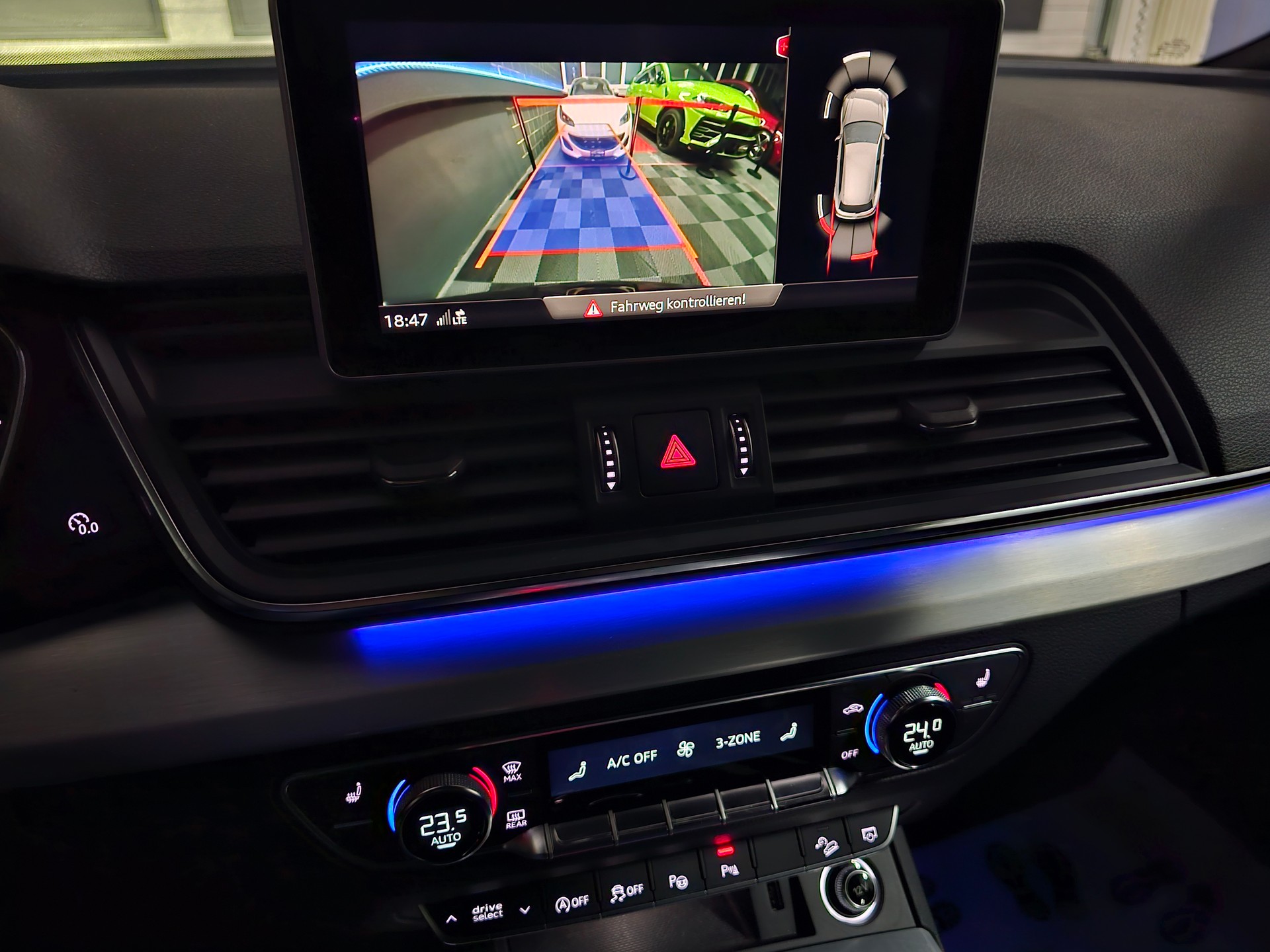 AUDI SQ5 TDI quattro tiptronic-image-12
