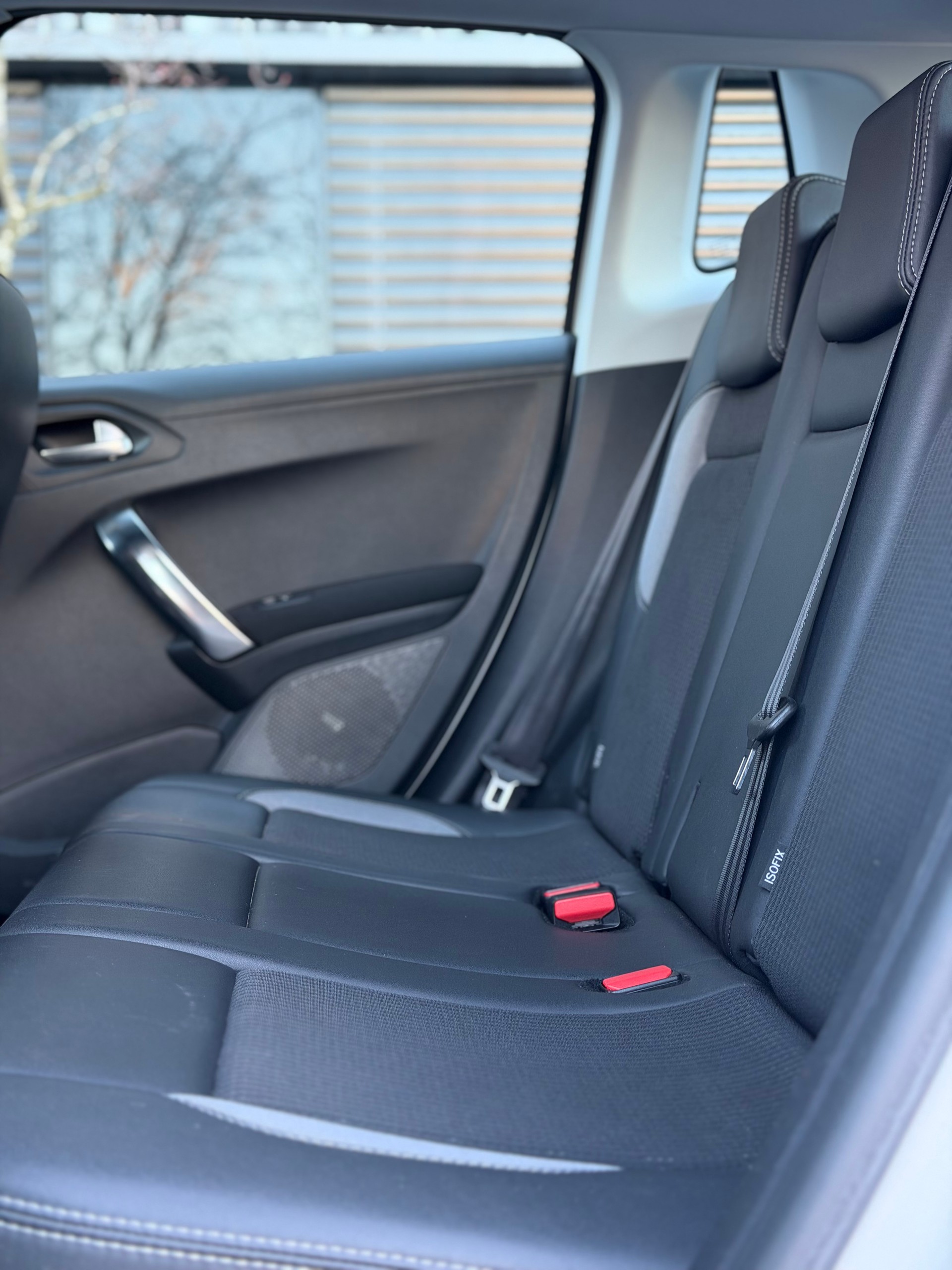 PEUGEOT 2008 1.2 VTI Allure-image-7
