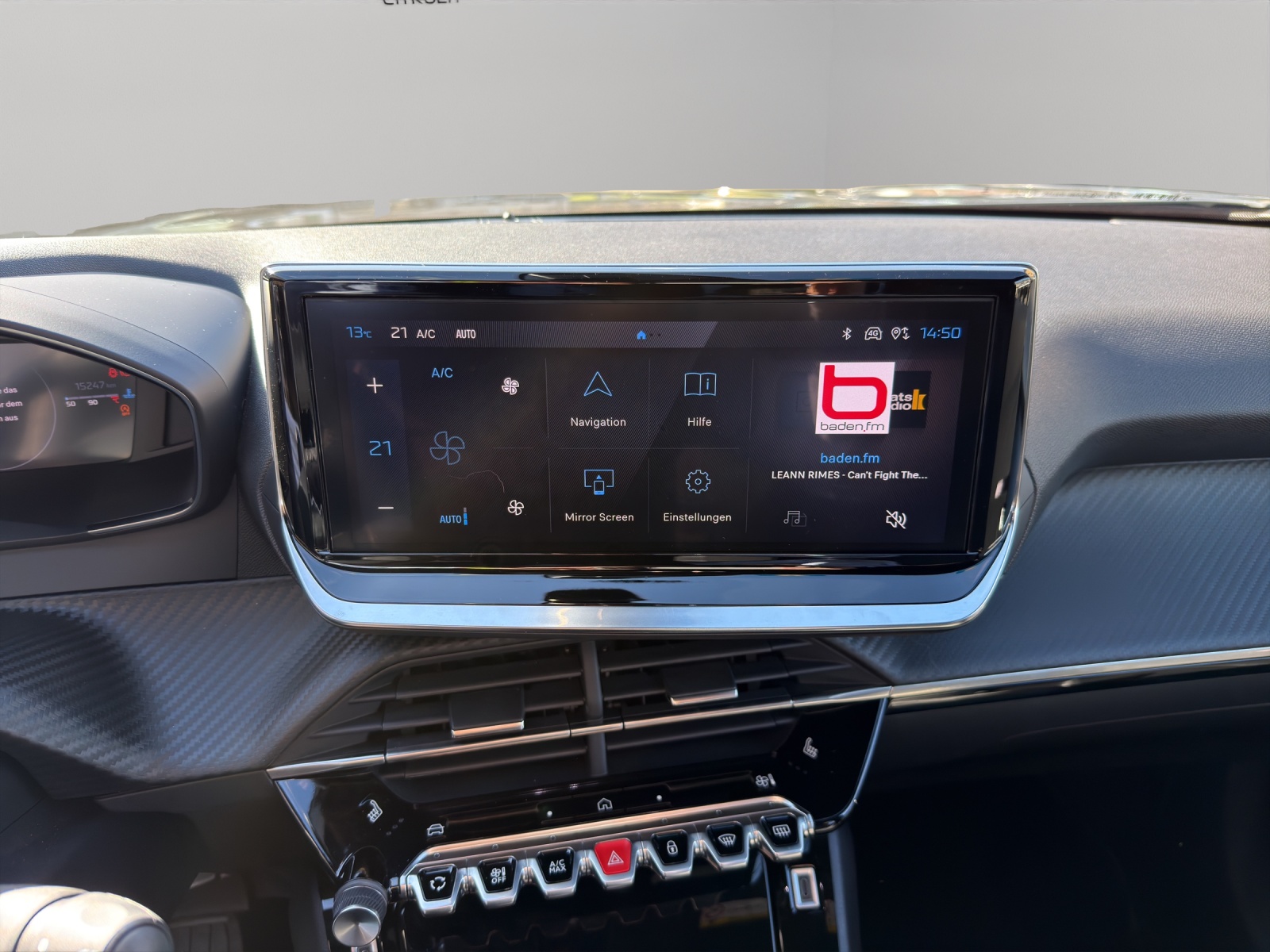 PEUGEOT 2008 1.2 PureTech 130 Allure-image-6