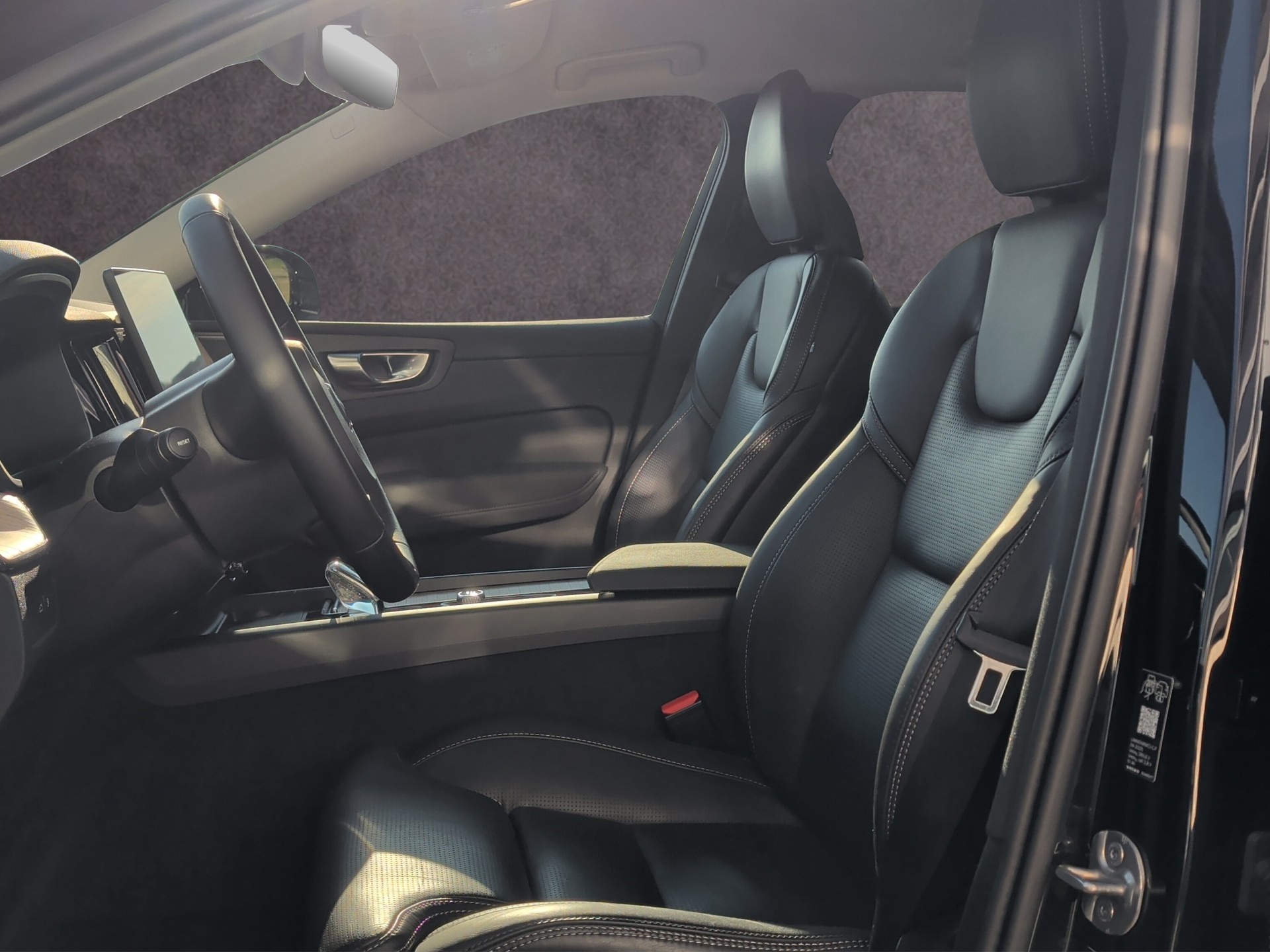 VOLVO XC60 2.0 T8 TE Plus Dark eAWD-image-10