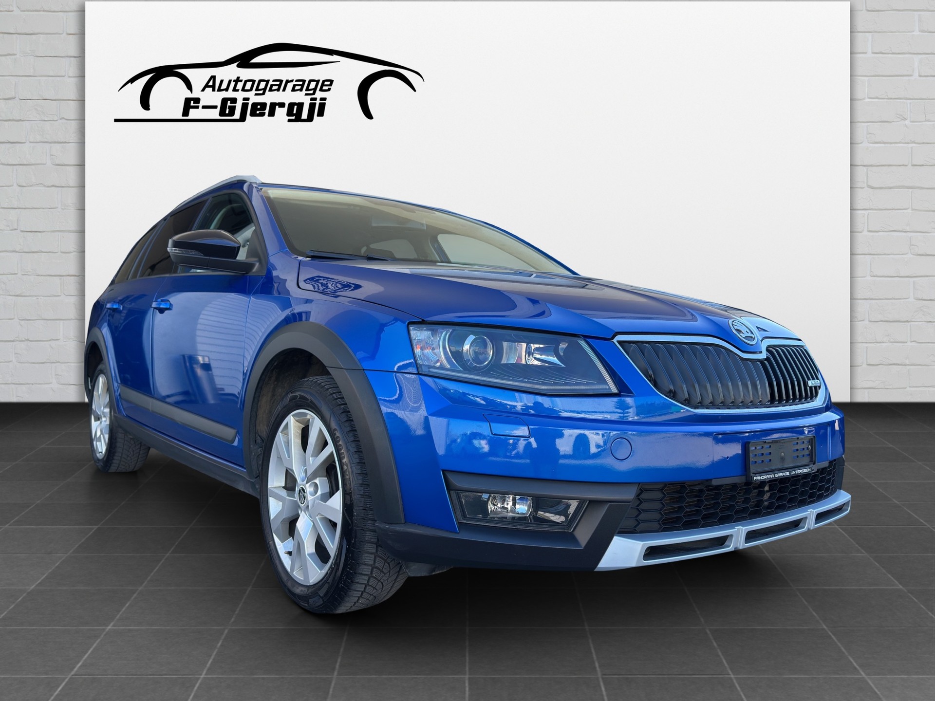 SKODA Octavia Combi 2.0 TDI Scout 4x4 DSG-showroom-element-1