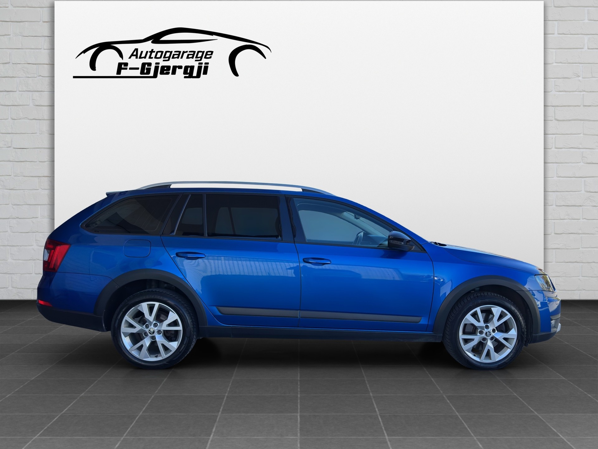SKODA Octavia Combi 2.0 TDI Scout 4x4 DSG-image-4