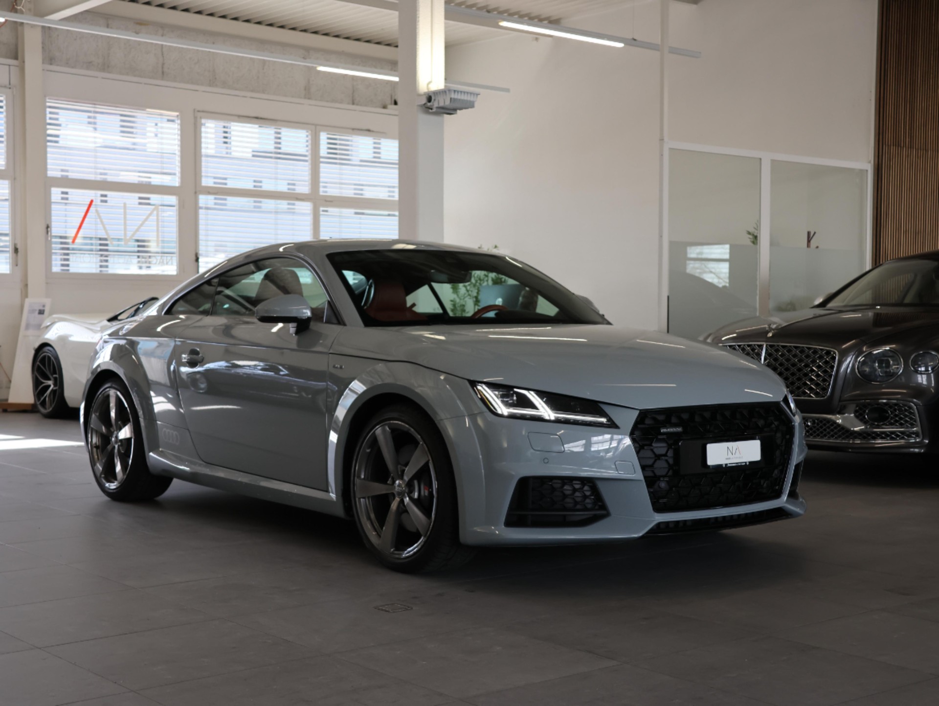 AUDI TT Coupé 45 TFSI 20 Years quattro S-tronic*TT 20 YEARS EDITION* *SPORTABGASSANLAGE* *BANG & OLUFSEN*-showroom-element-1