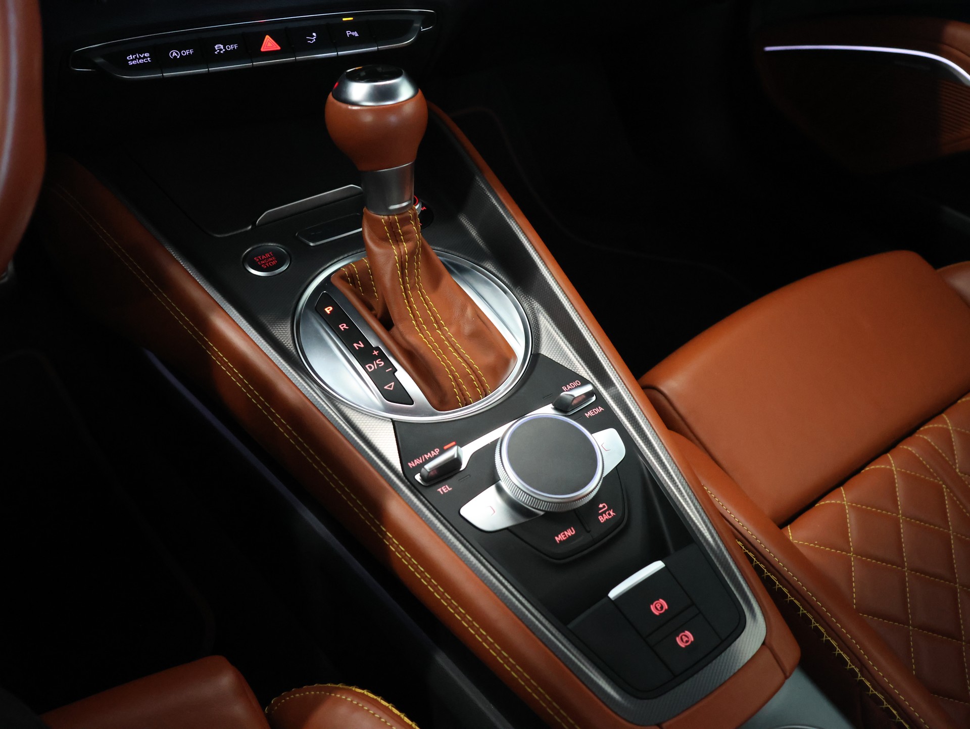 AUDI TT Coupé 45 TFSI 20 Years quattro S-tronic*TT 20 YEARS EDITION* *SPORTABGASSANLAGE* *BANG & OLUFSEN*-image-25