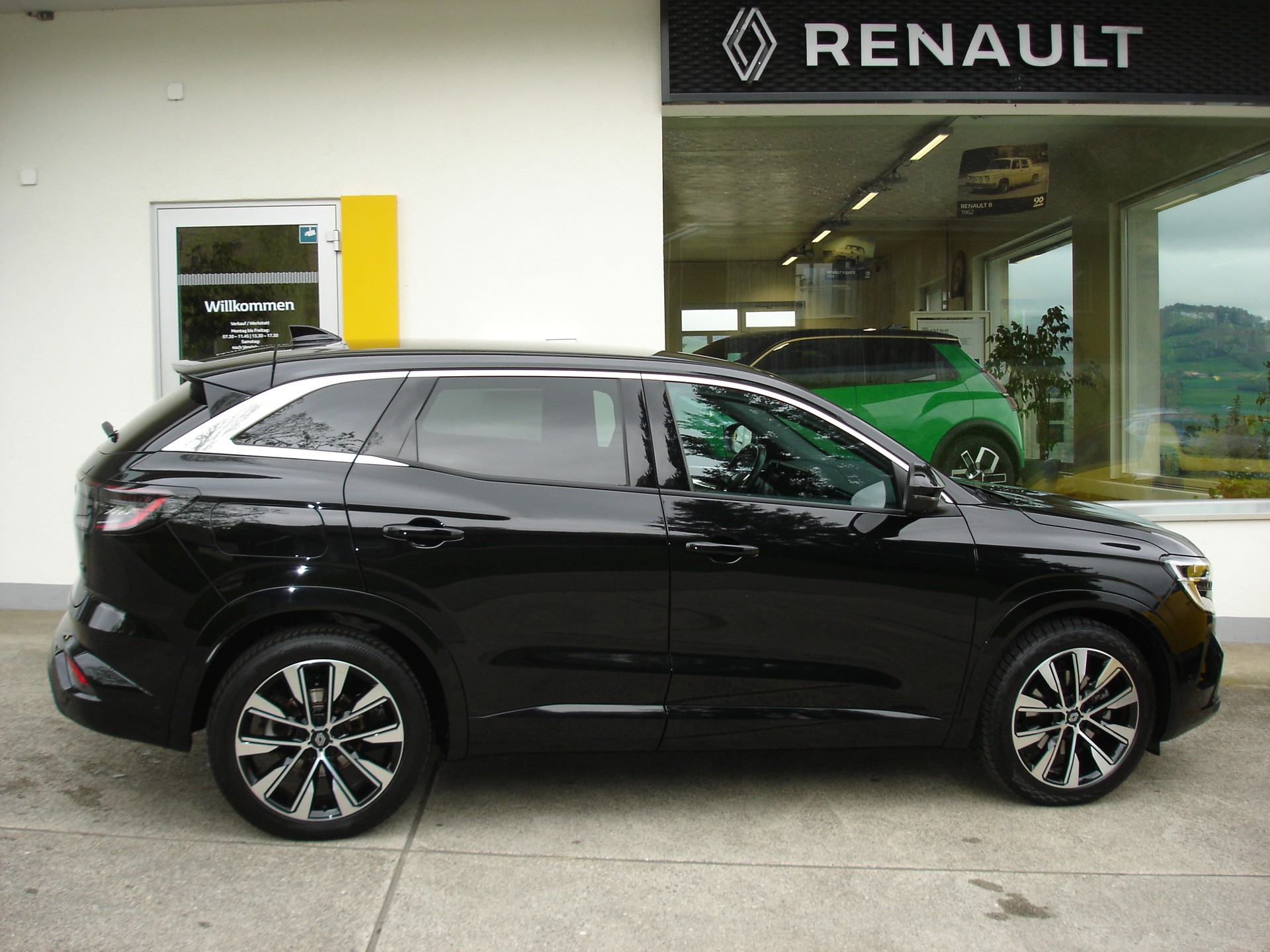 RENAULT Austral 1.2 HEV 200 Techno A-showroom-element-3