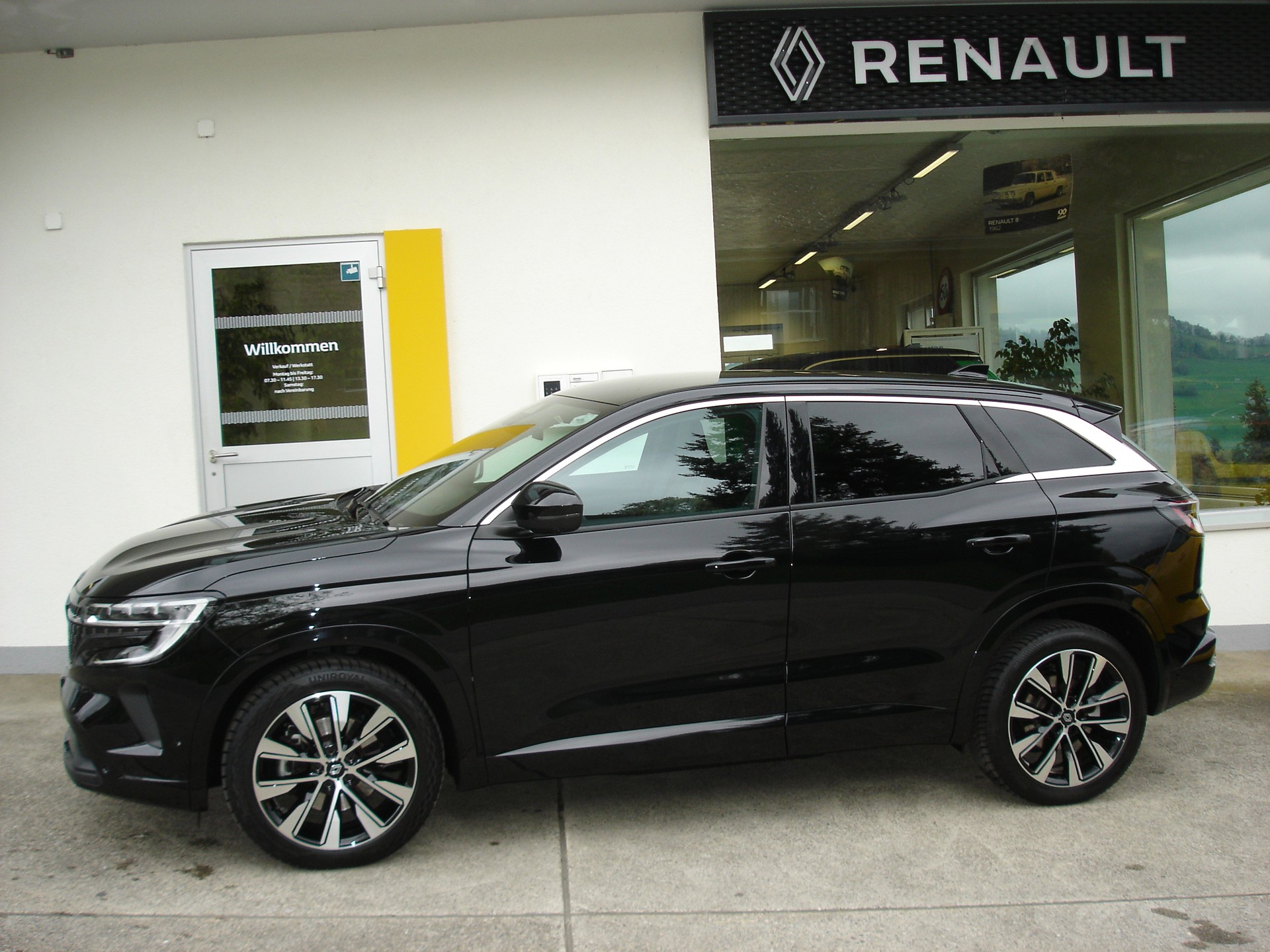 RENAULT Austral 1.2 HEV 200 Techno A-showroom-element-1
