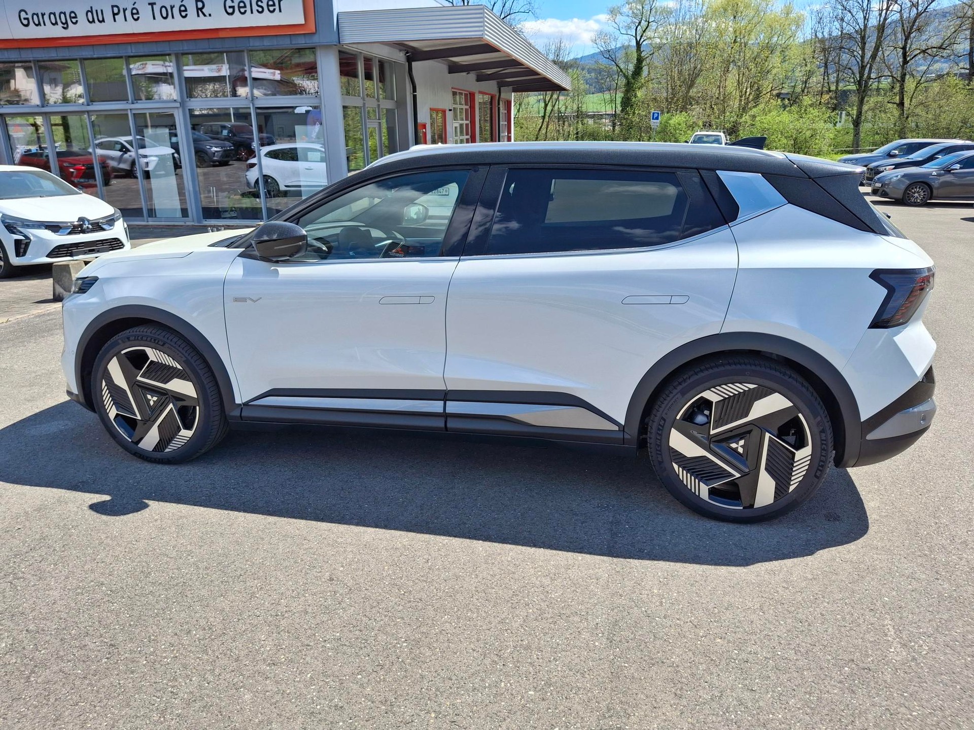 MITSUBISHI Eclipse Cross BEV 87kWh Intense+-image-5