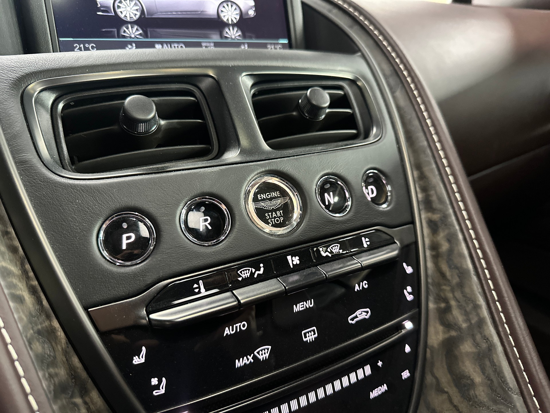 ASTON MARTIN DB11 V12 Touchtronic 3 AMR-image-18