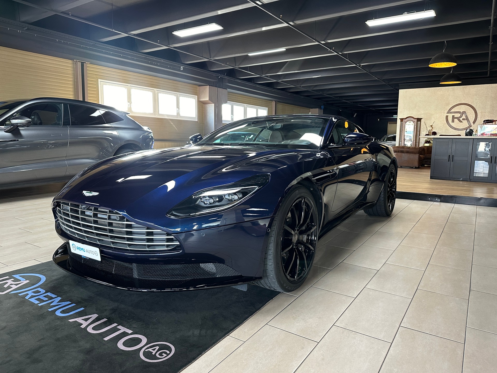ASTON MARTIN DB11 V12 Touchtronic 3 AMR-image-4