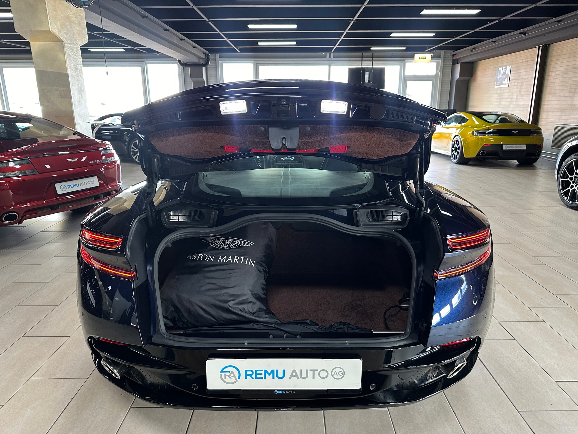 ASTON MARTIN DB11 V12 Touchtronic 3 AMR-image-3