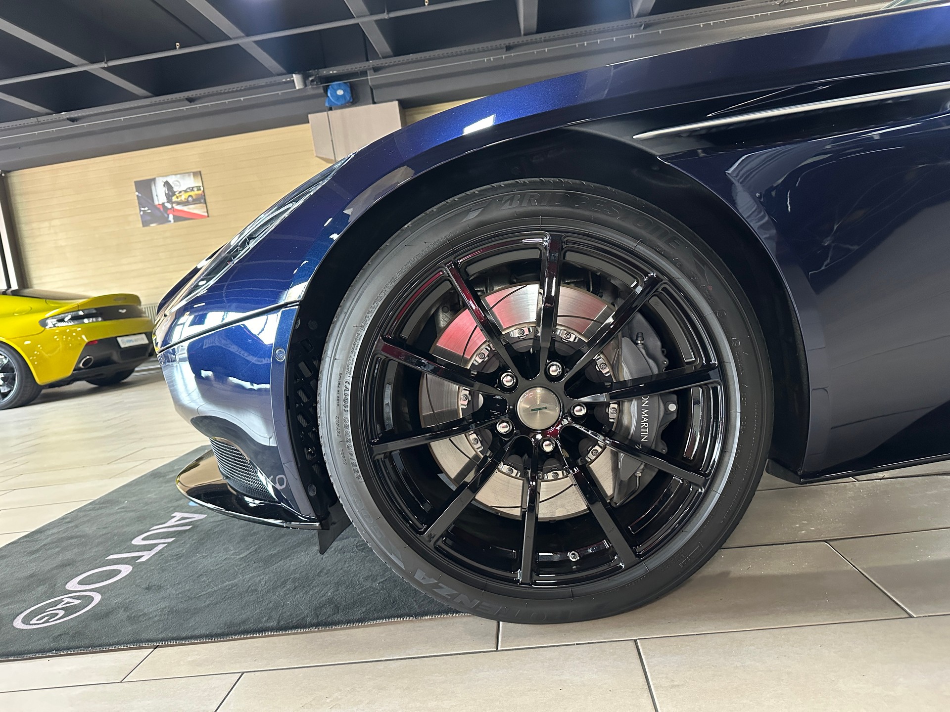 ASTON MARTIN DB11 V12 Touchtronic 3 AMR-image-10