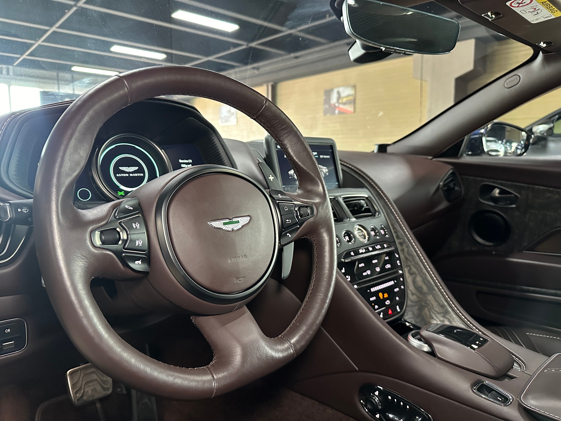 ASTON MARTIN DB11 V12 Touchtronic 3 AMR-image-16