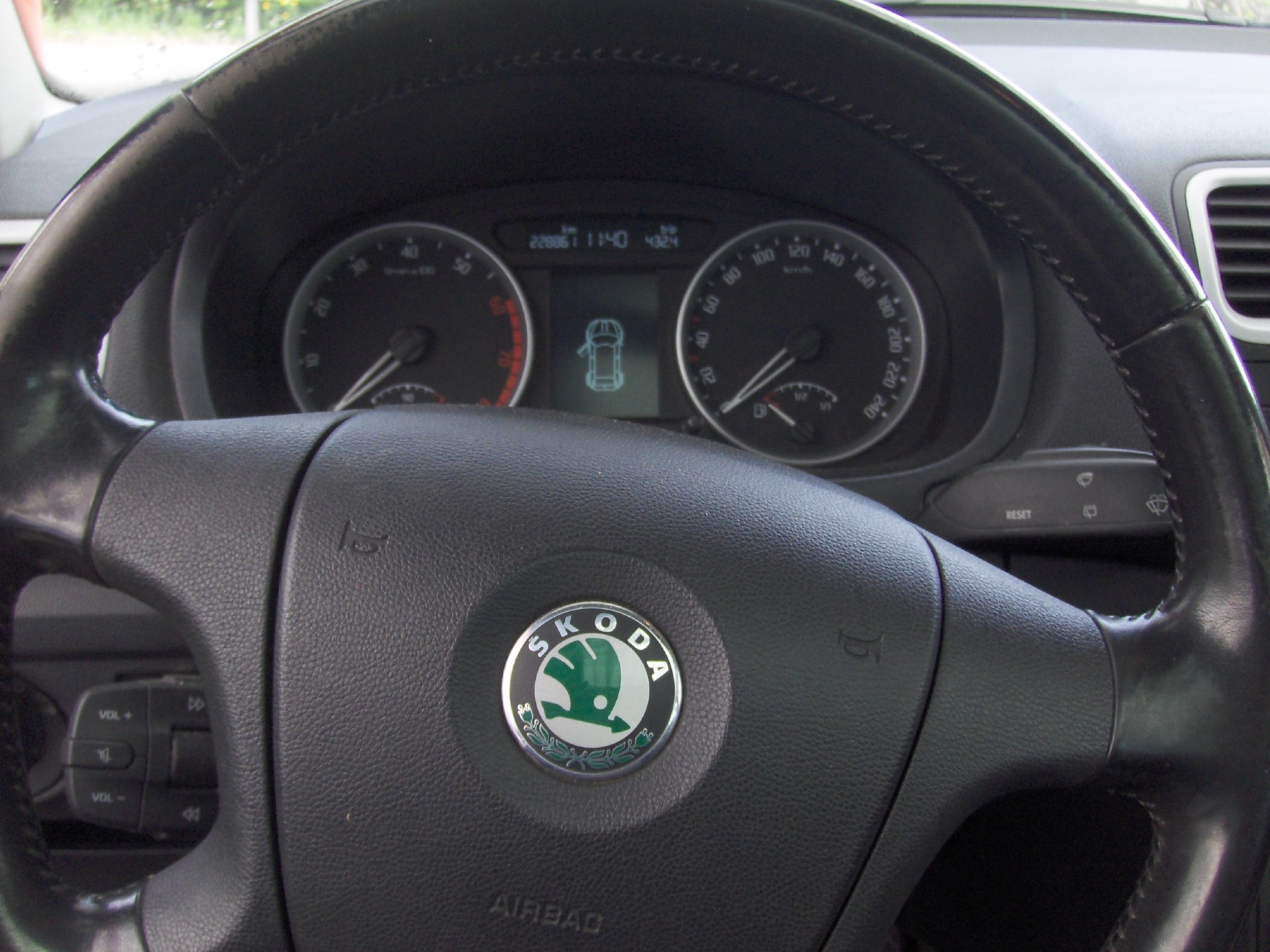 SKODA Roomster 1.6 Elegance-image-7
