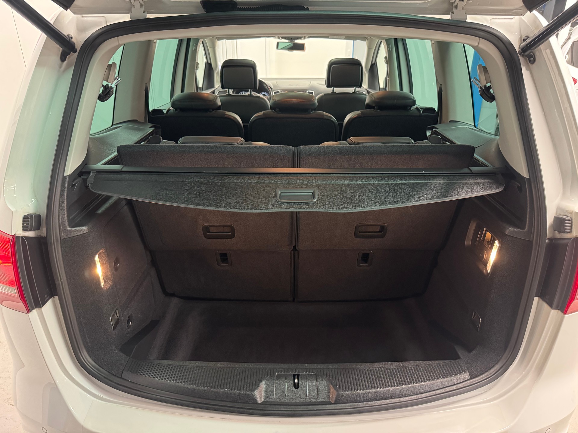 VW Sharan 2.0 TSI Highline DSG-image-14