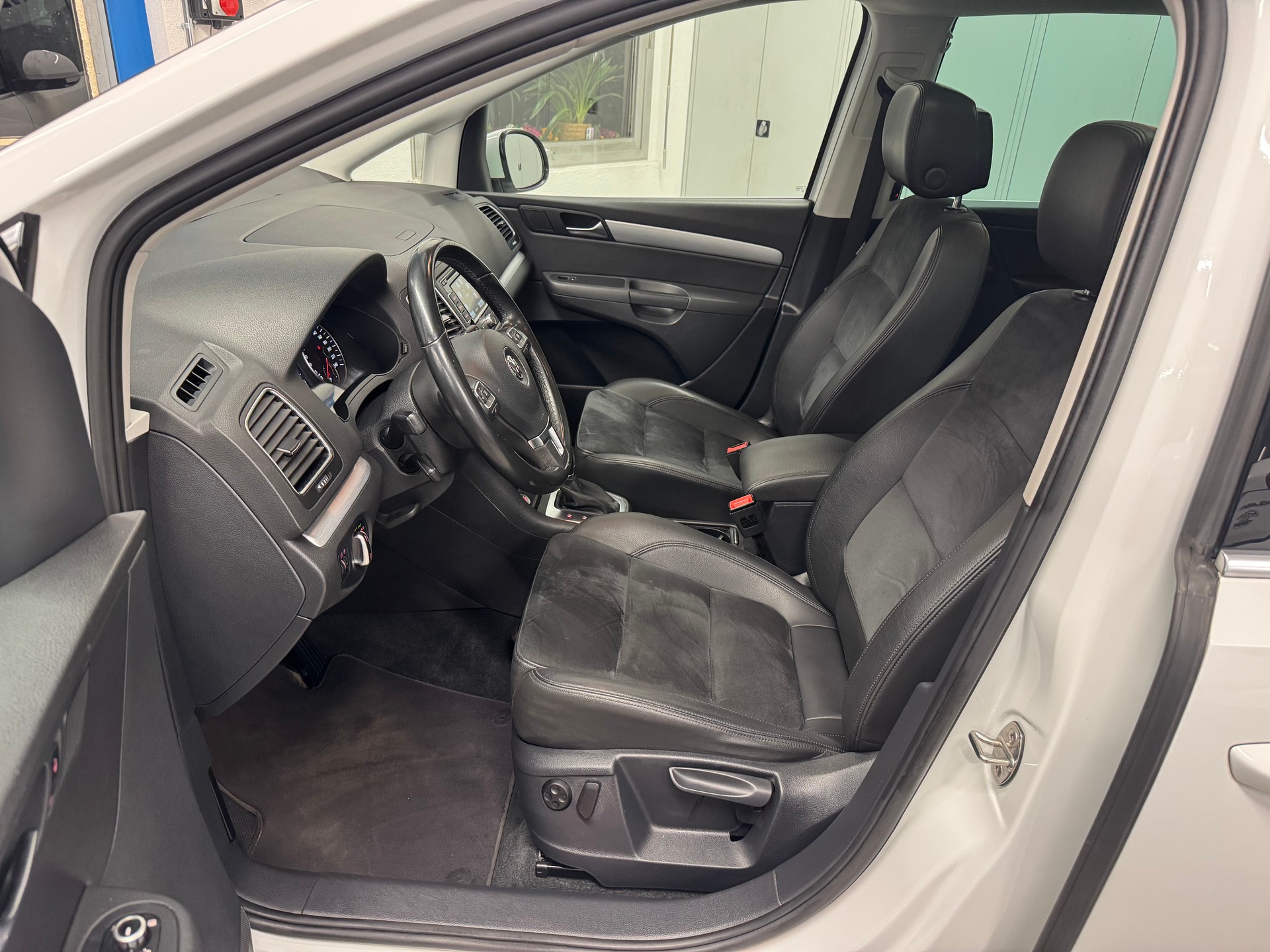 VW Sharan 2.0 TSI Highline DSG-image-5